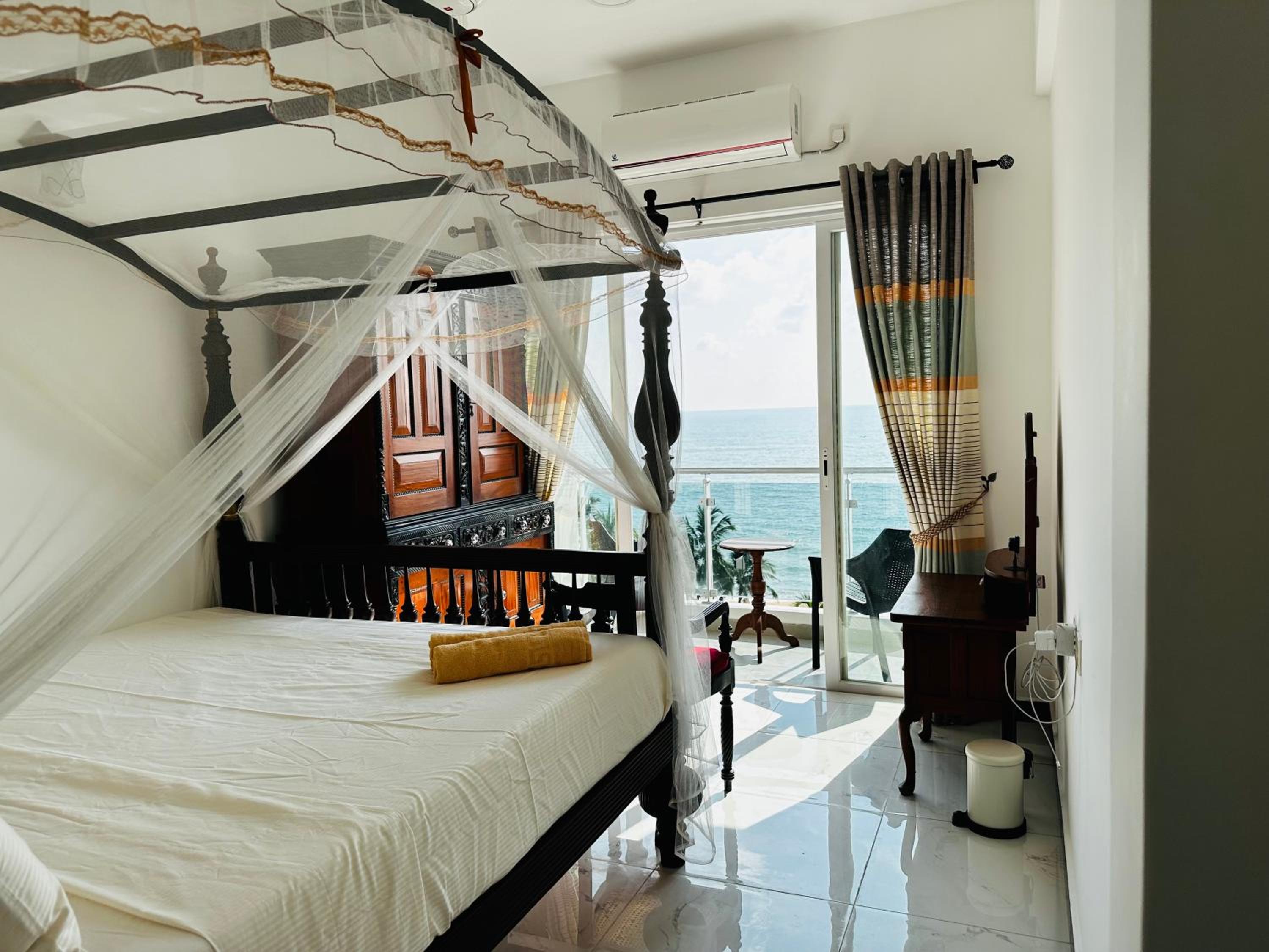 Deluxe One-Bedroom Apartment with Ocean View photo 1