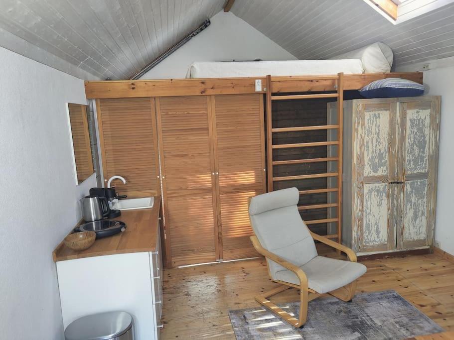 One-Bedroom House photo 1