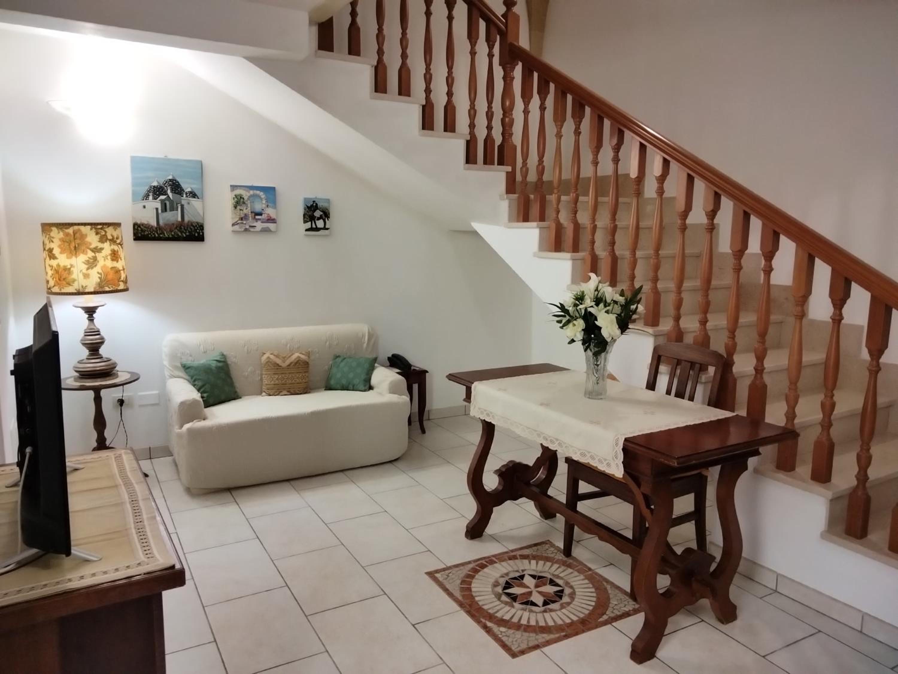 One-Bedroom House photo 1