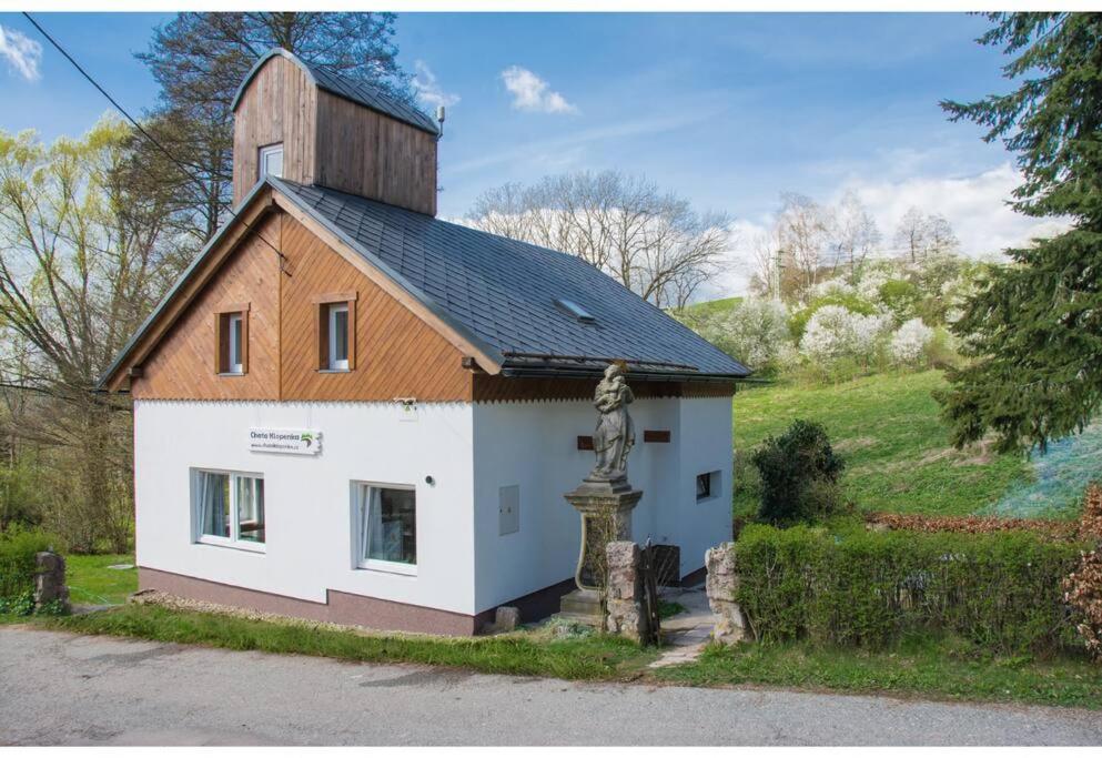 Three-Bedroom House photo 2