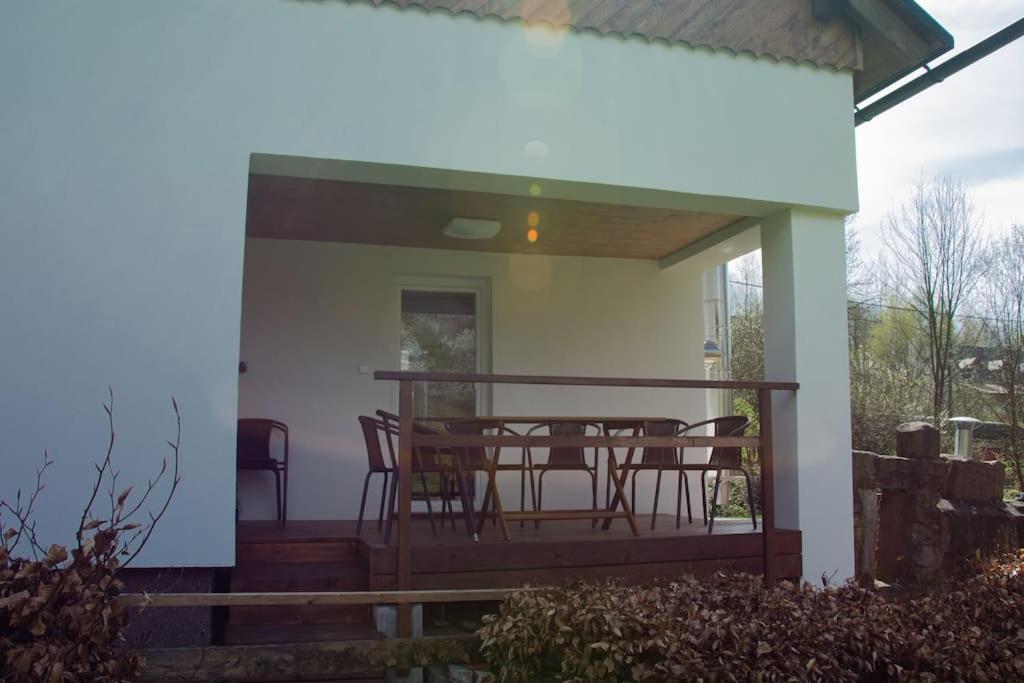Three-Bedroom House photo 3
