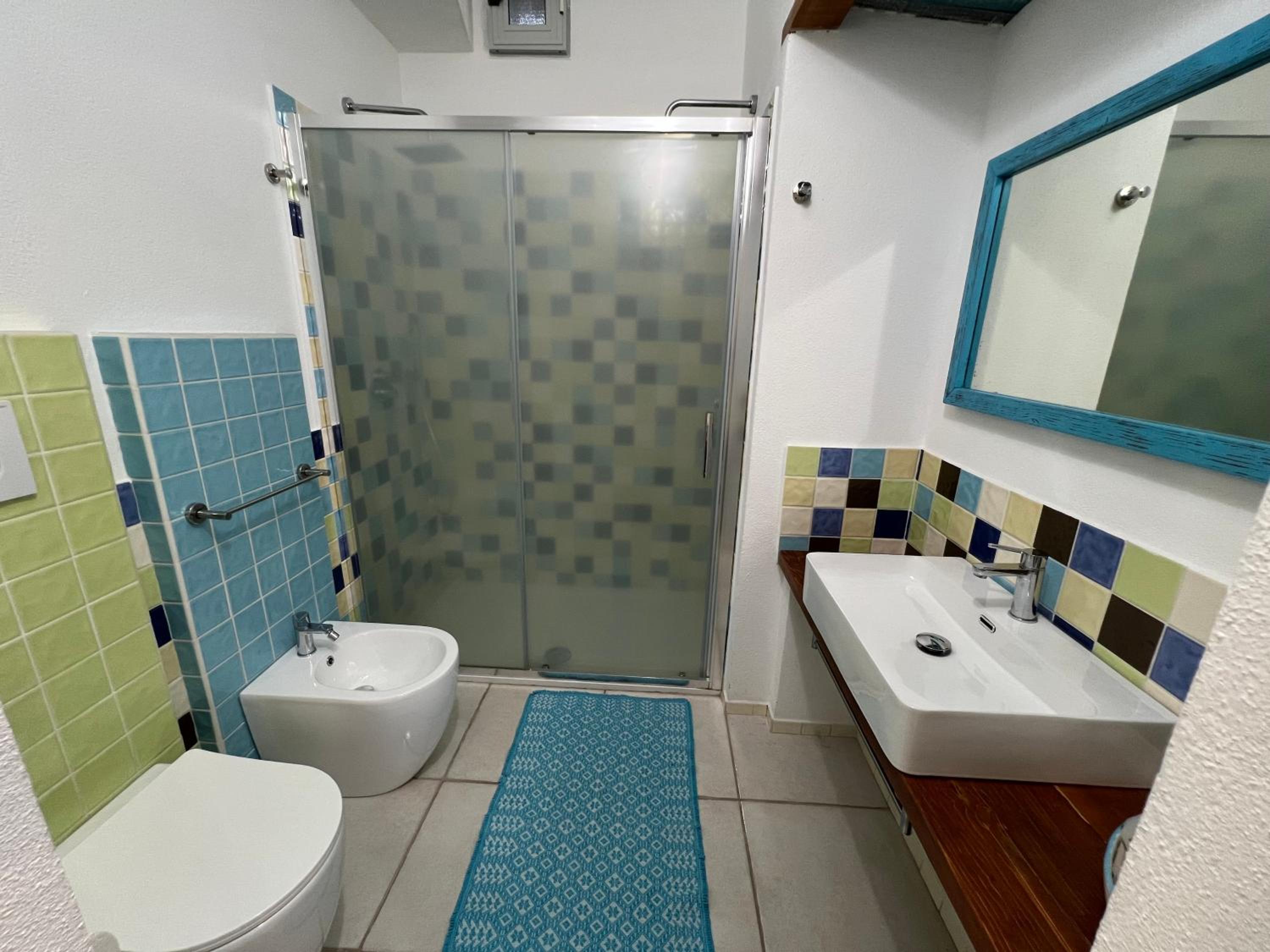 Quadruple Room with Sea View - Photo 10