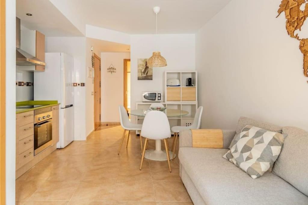 One-Bedroom Apartment photo 2