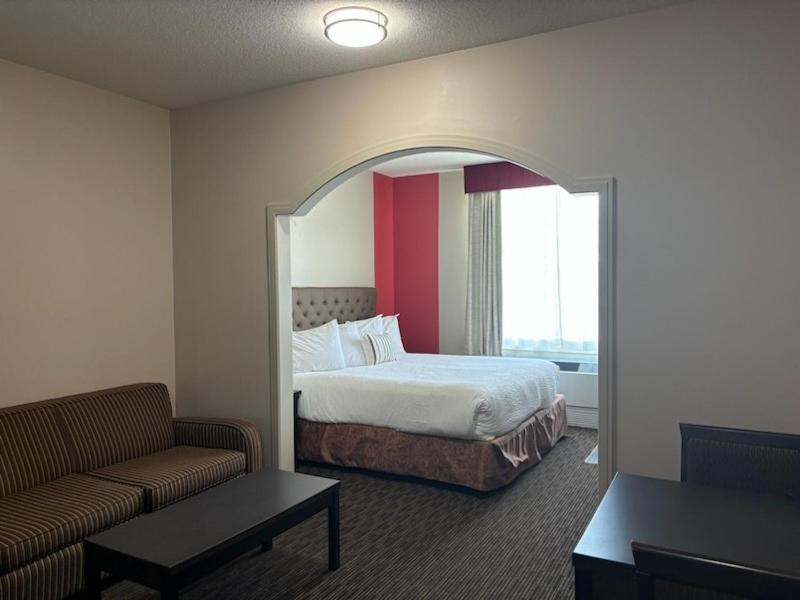 Queen Room - Disability Access - Photo 1