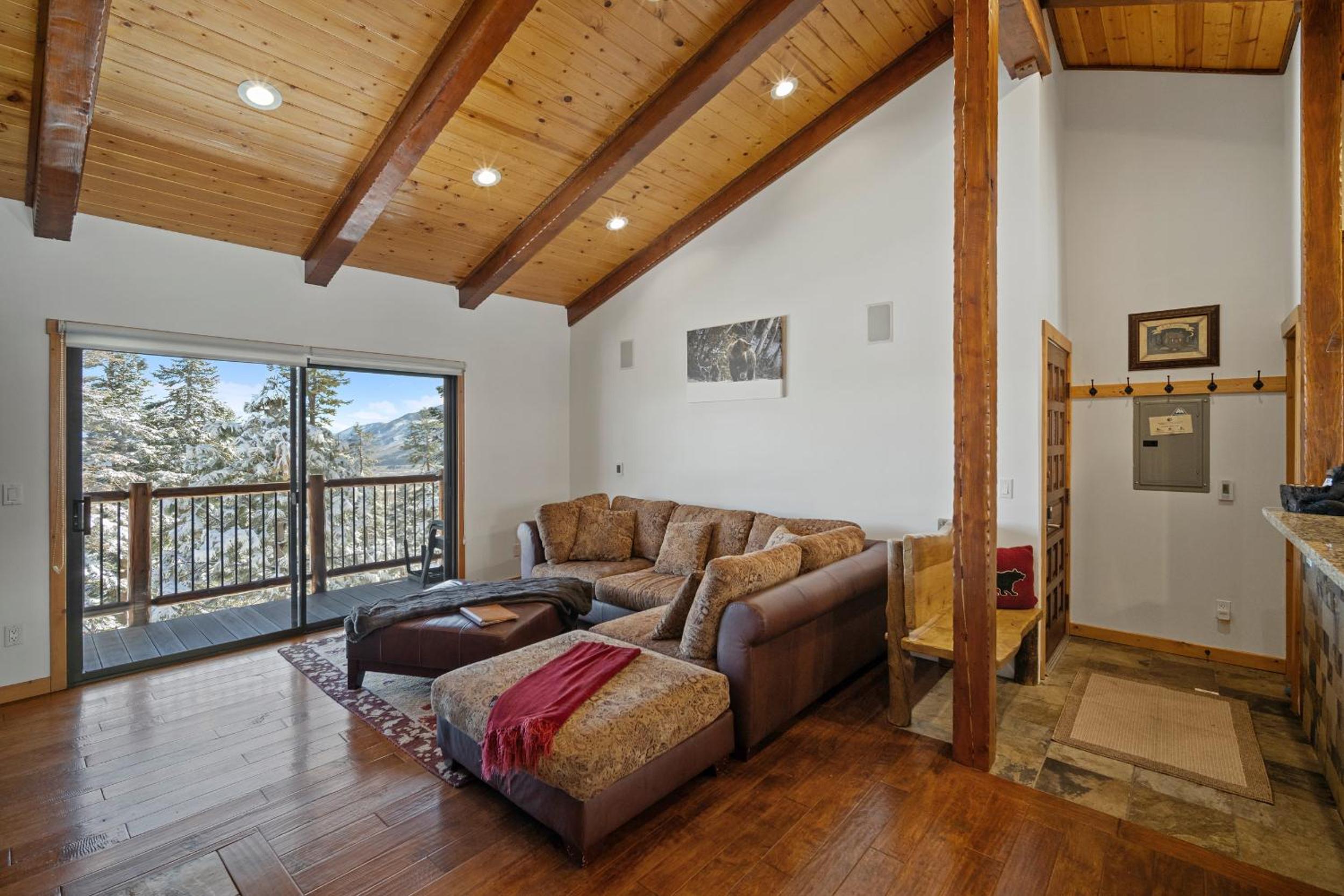 Apartment with View and Balcony photo 1