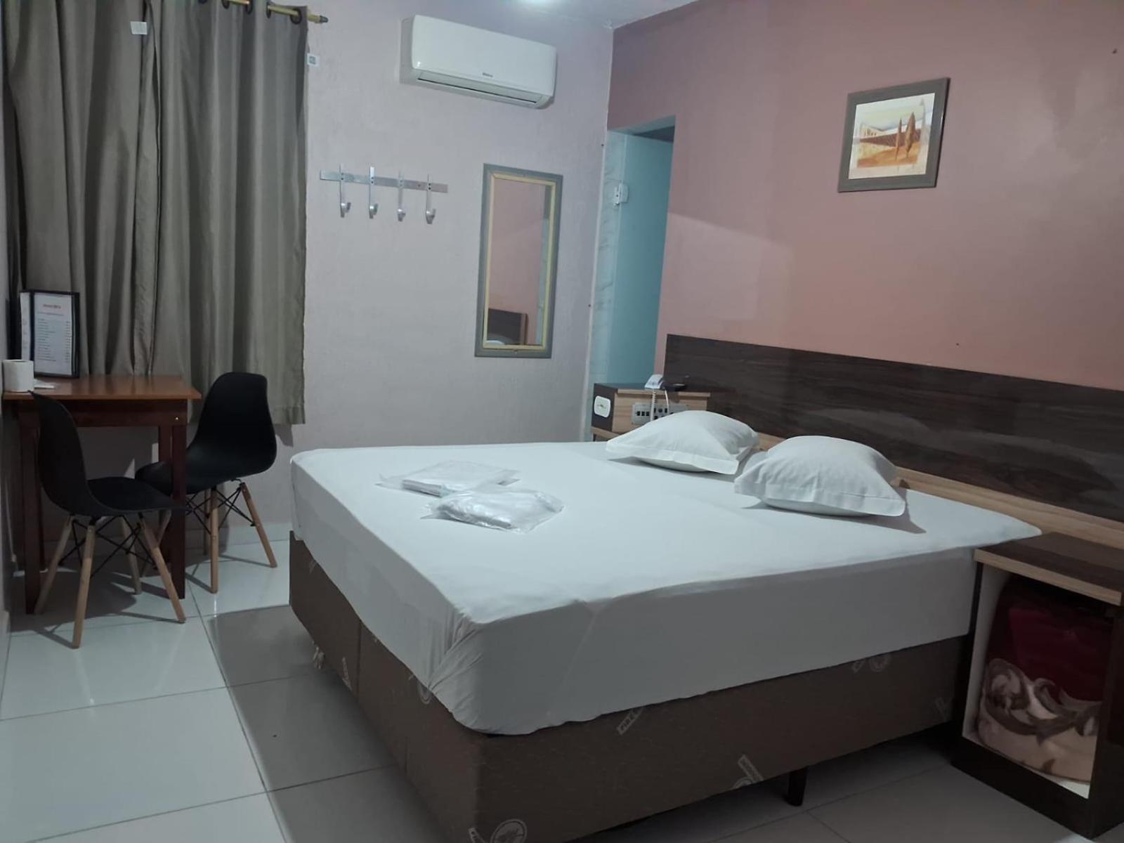 Standard Double Room - Photo 12