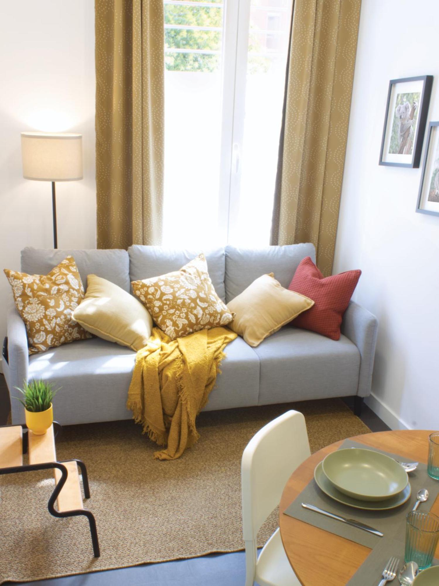 Two-Bedroom Standard Apartment photo 2