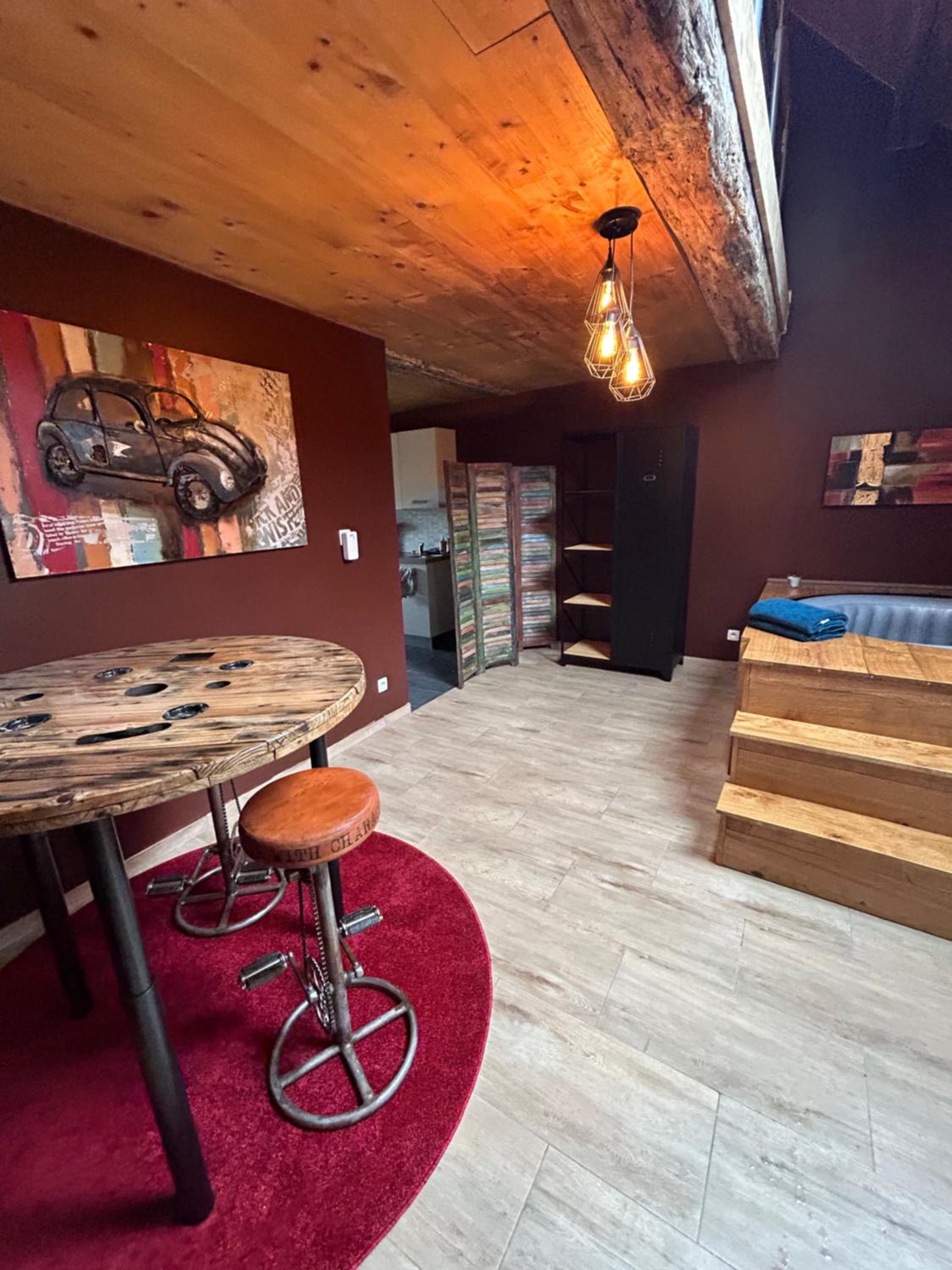 One-Bedroom Apartment - Non-Smoking photo 1