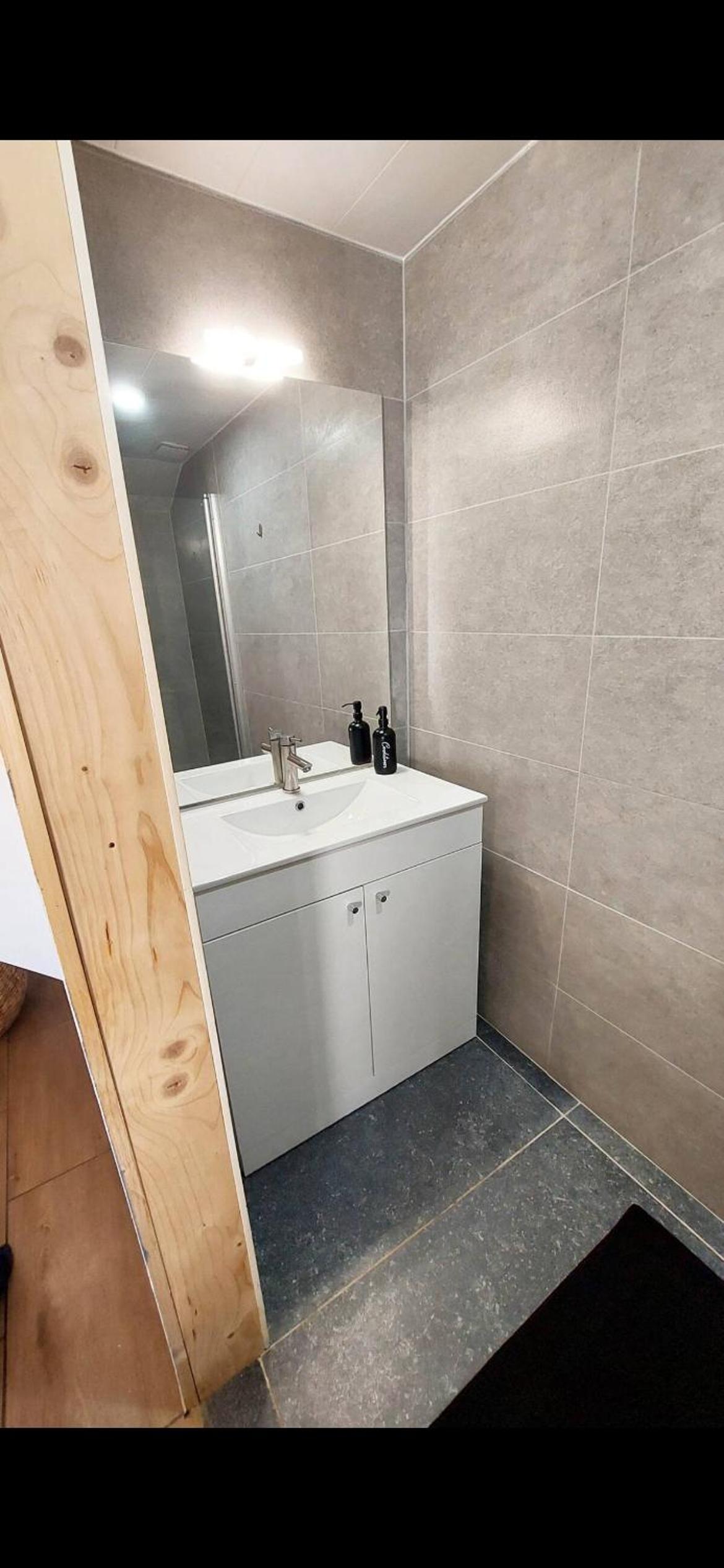 One-Bedroom Apartment - Non-Smoking photo 2