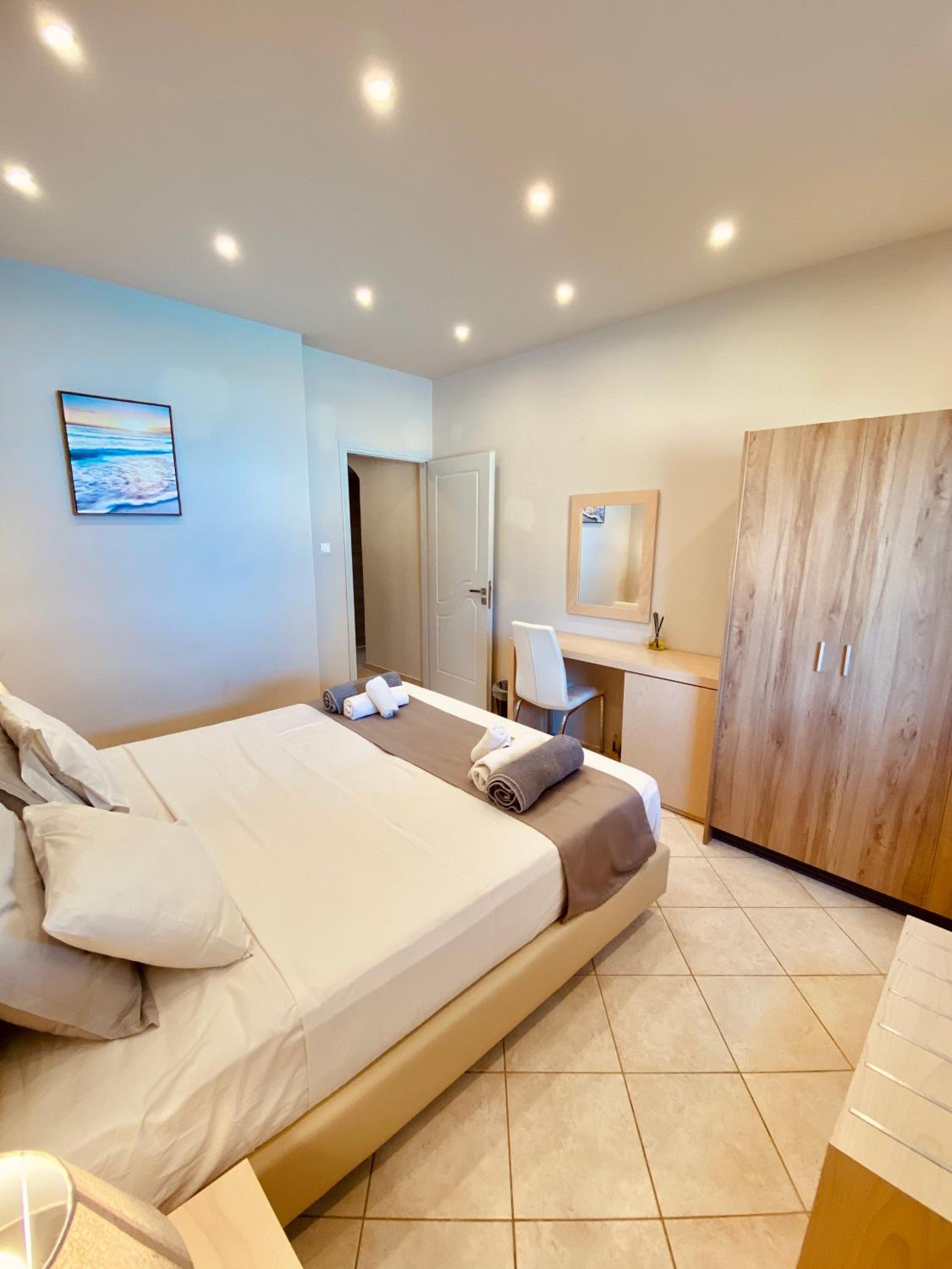 Three-Bedroom Villa photo 3
