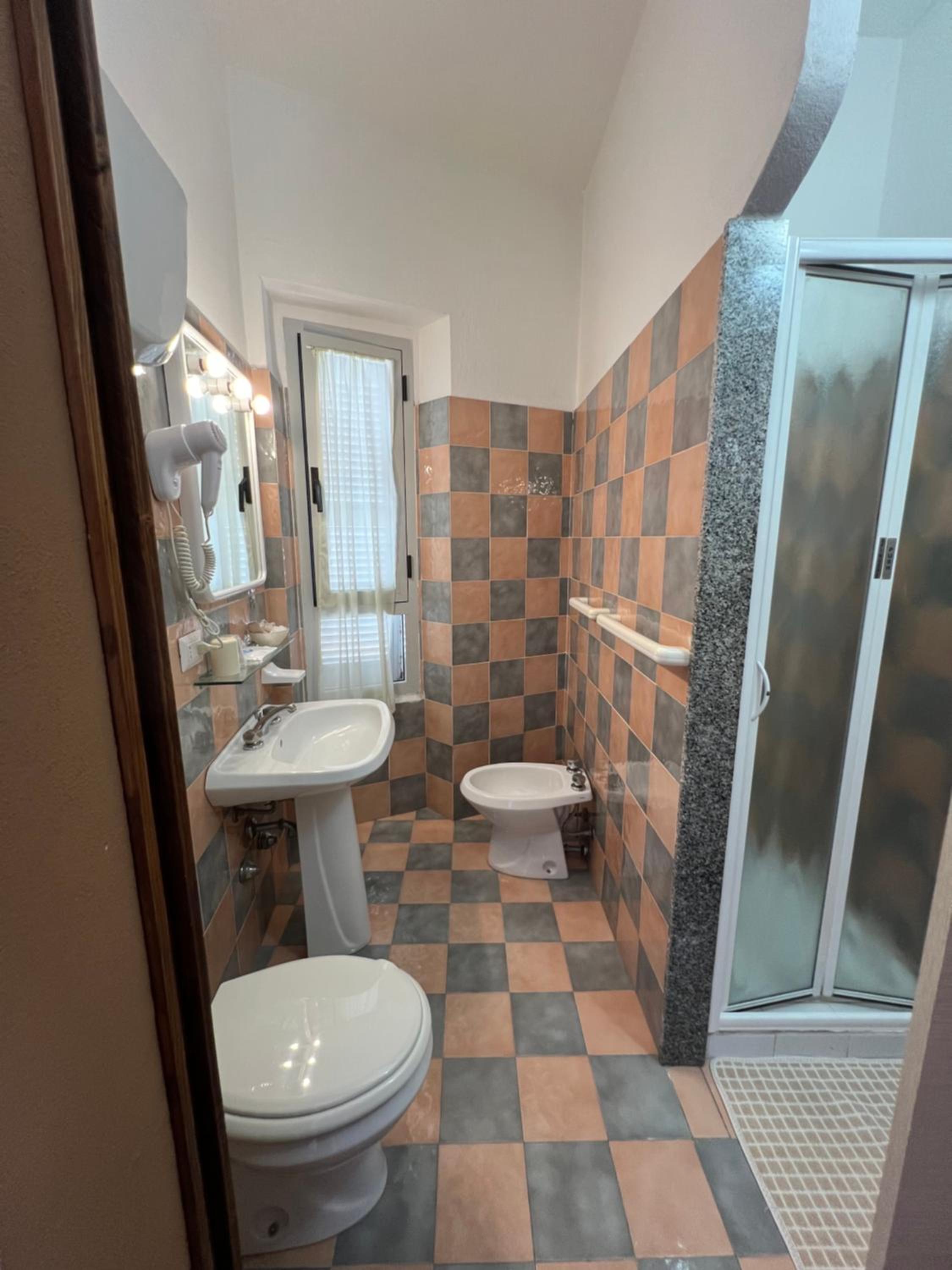 Double or Twin Room with Sea View - Photo 22