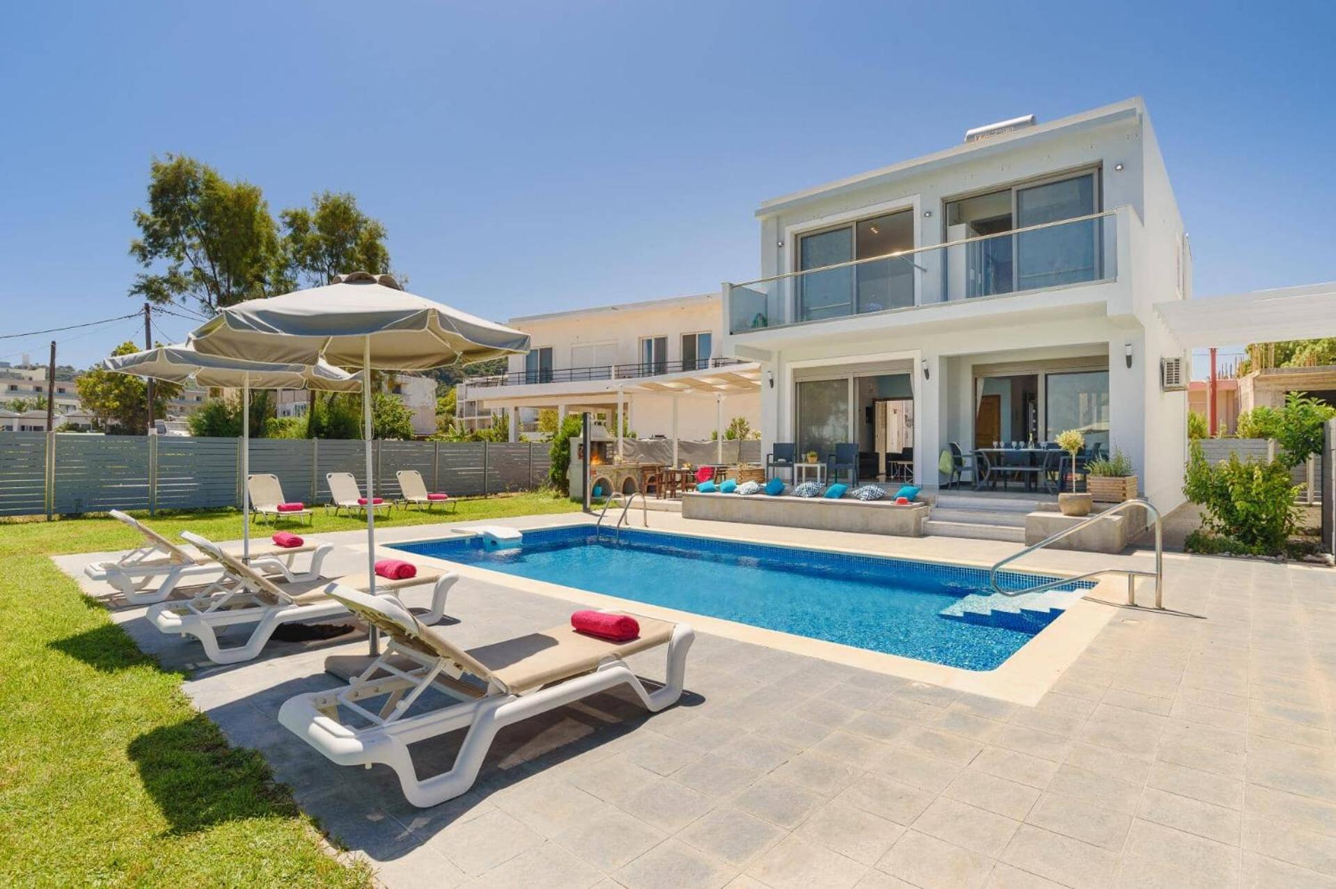 Villa photo 2
