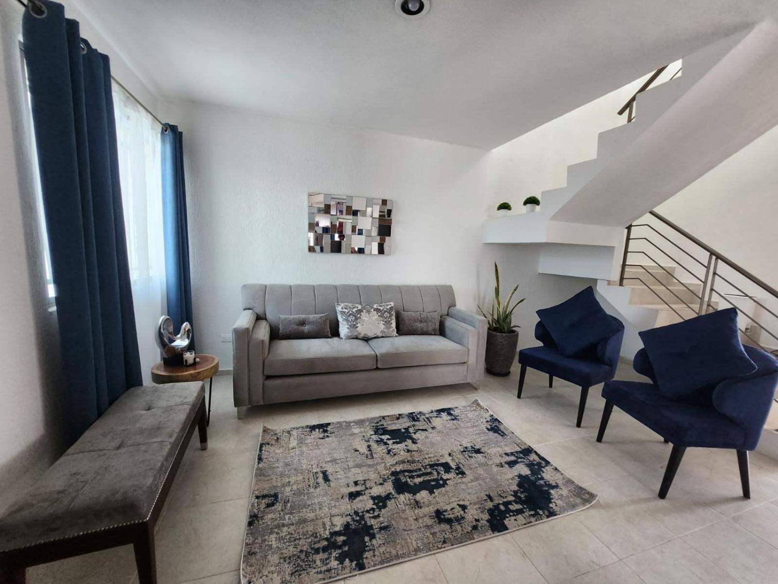 One-Bedroom House photo 1