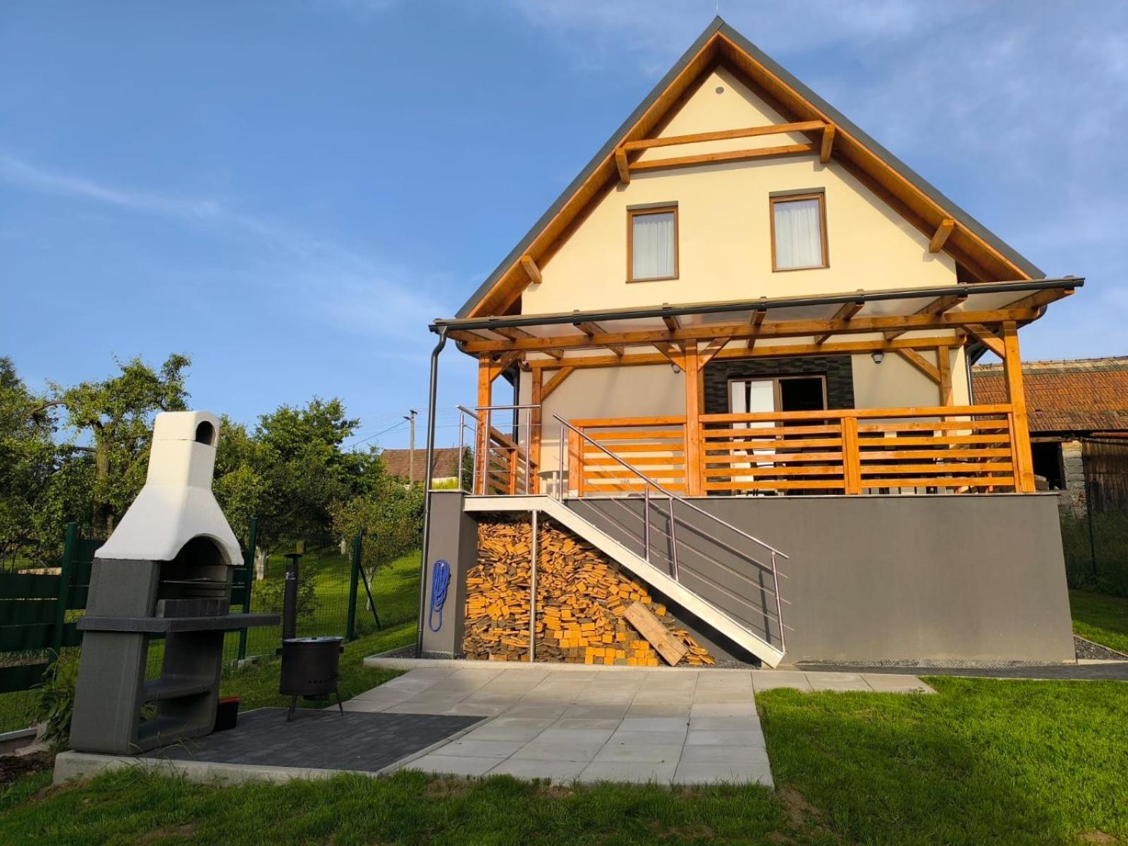 Three-Bedroom House photo 3