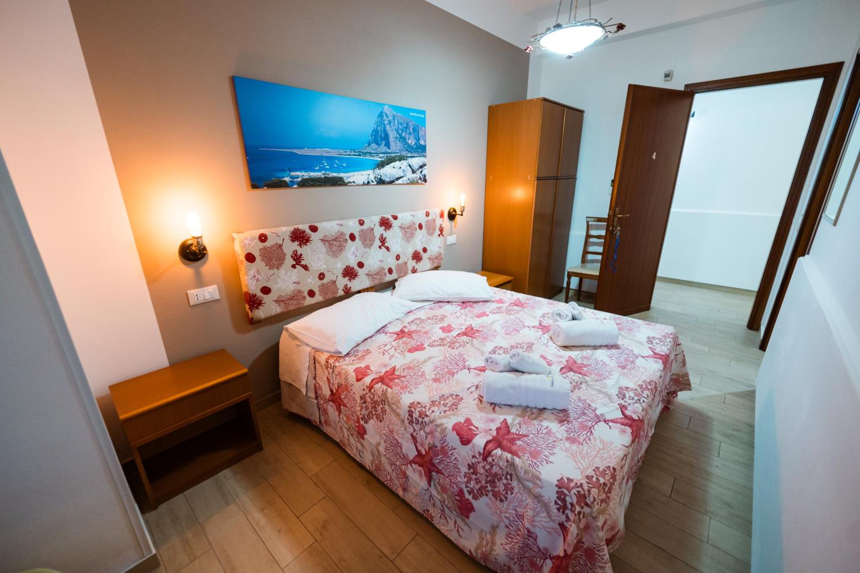 Double Room - Photo 13