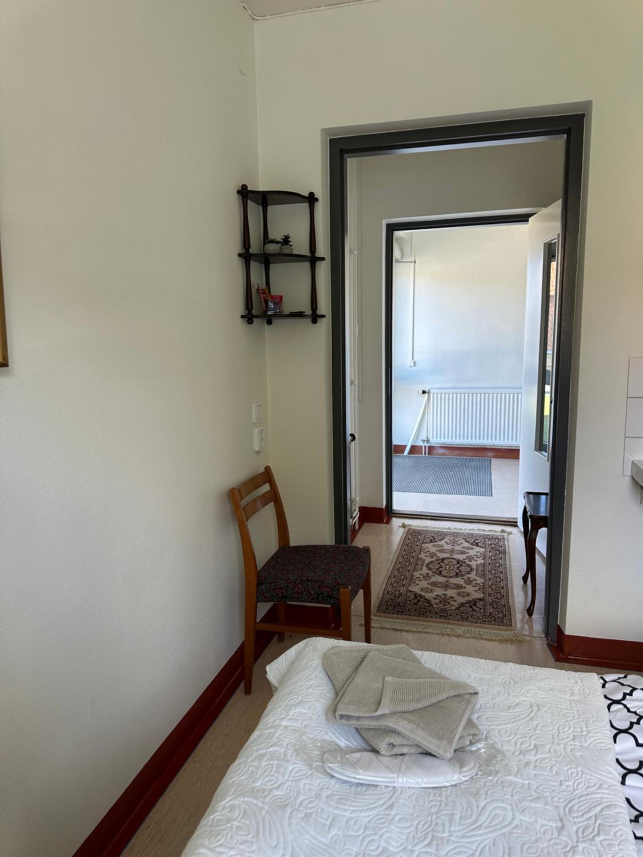 Standard Double Room with Shared Bathroom photo 3