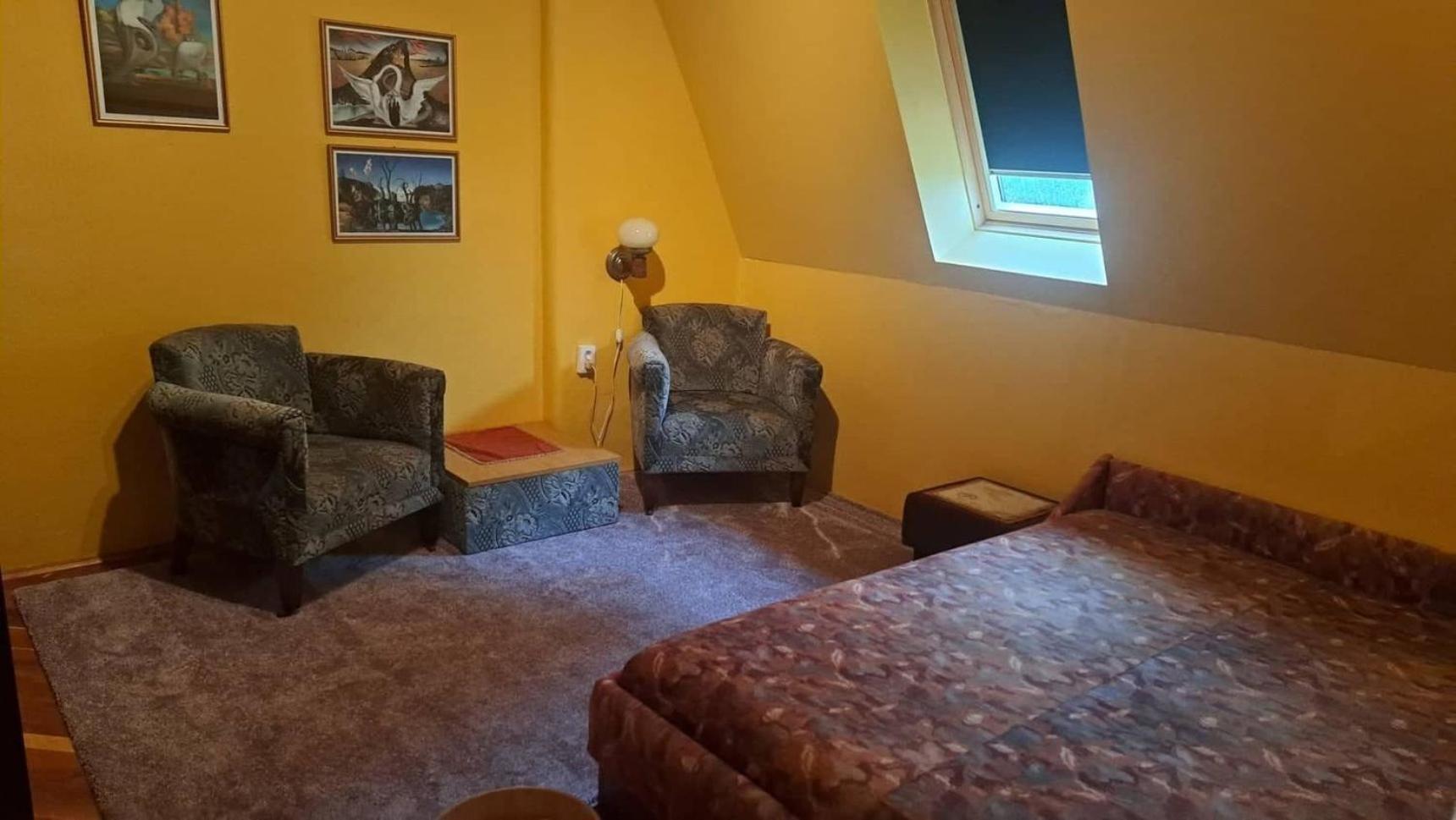 Apartment photo 2