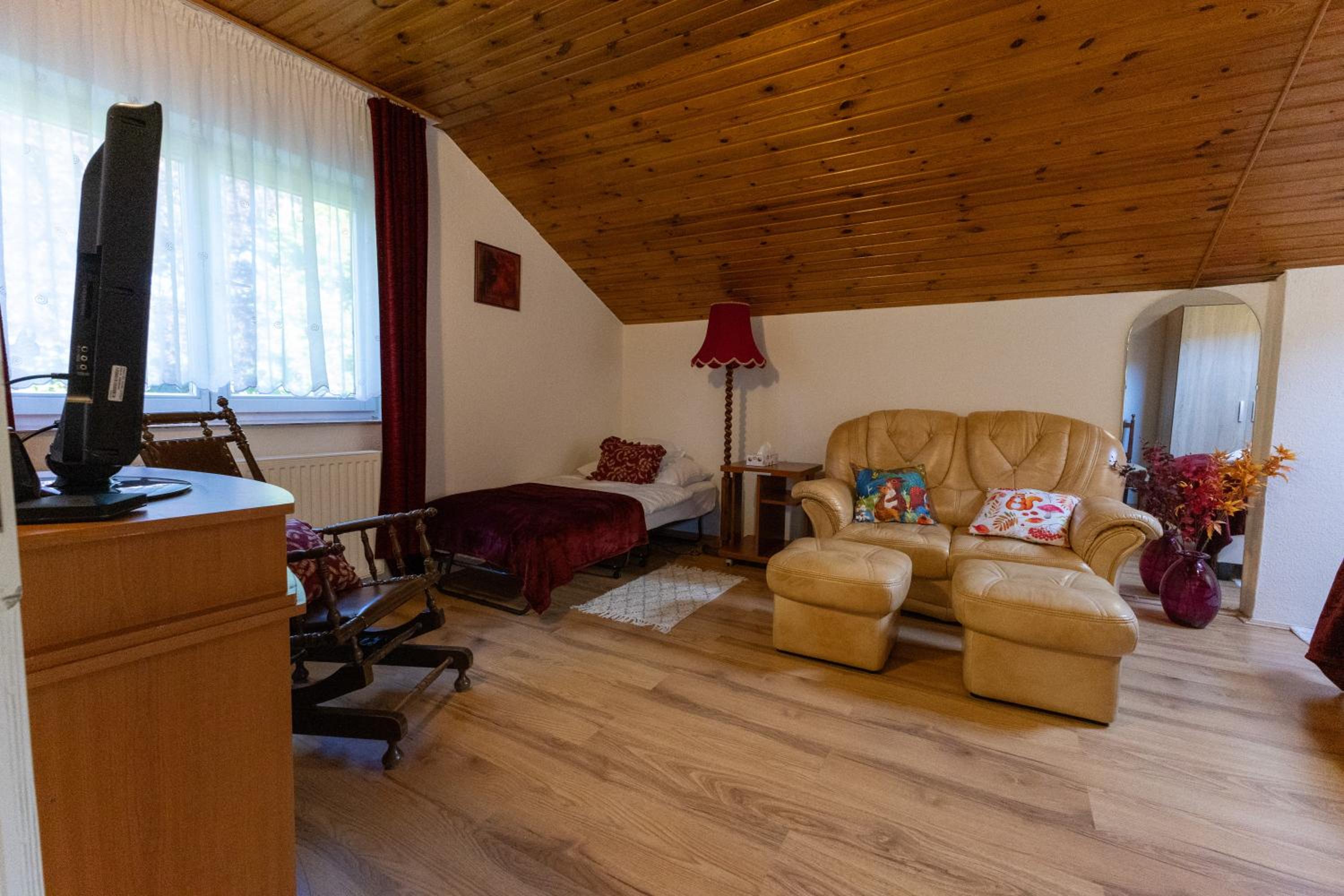One-Bedroom Apartment with Garden photo 2