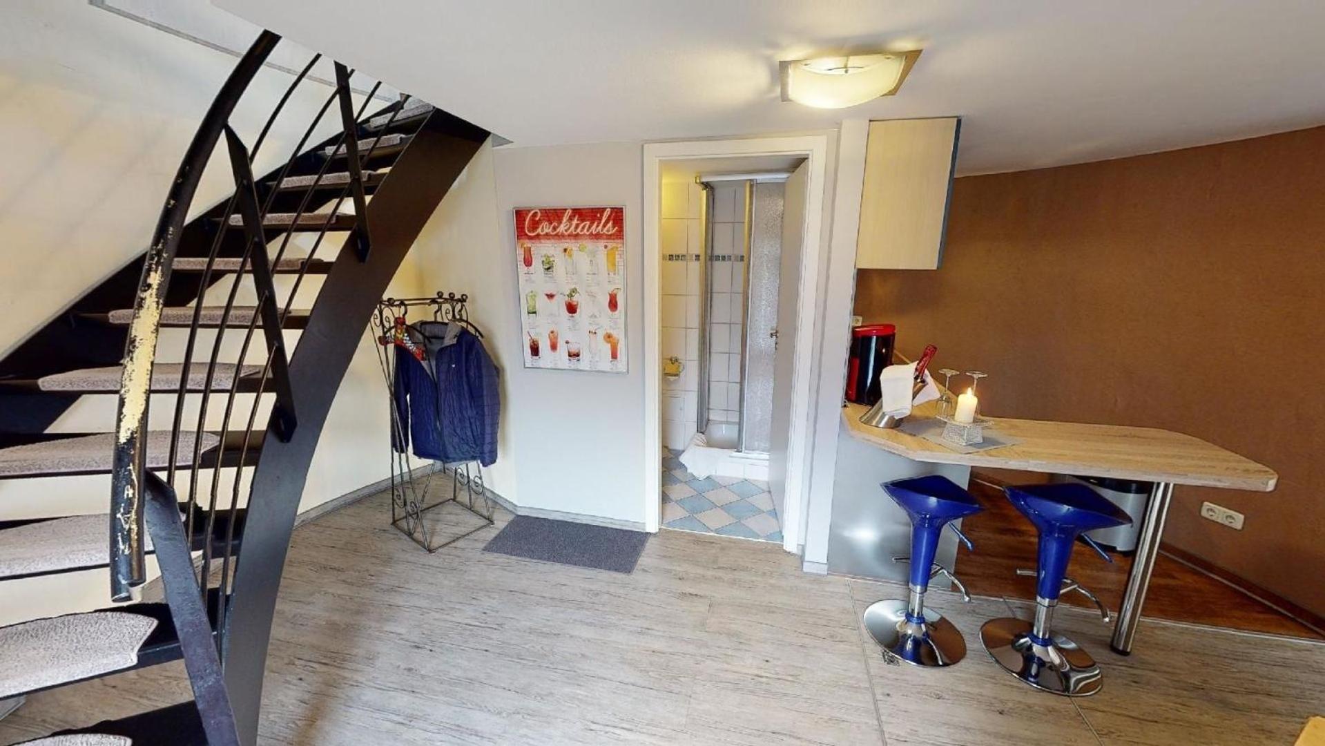 One-Bedroom Apartment photo 1