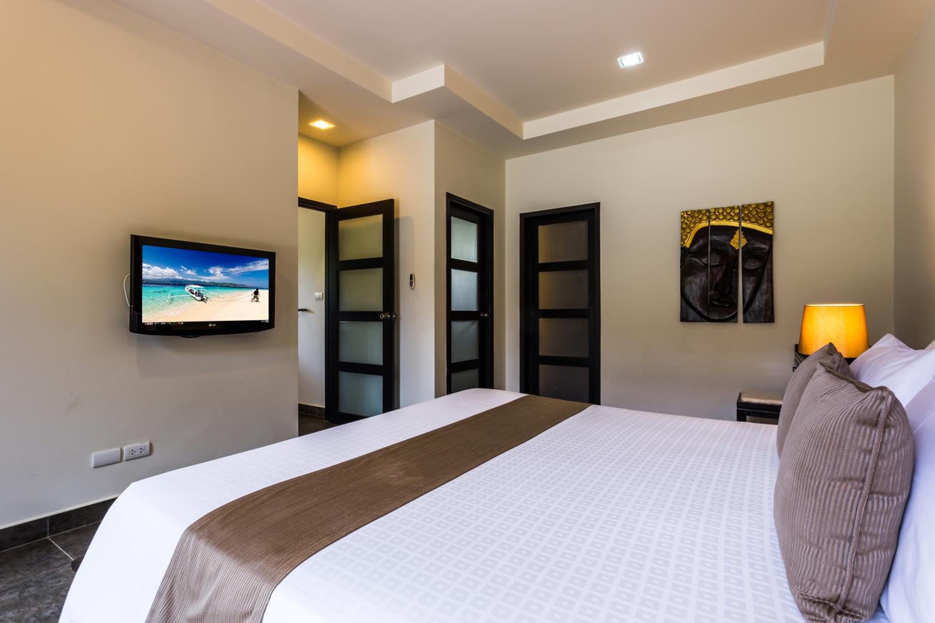 One-Bedroom Villa with Private Pool - Photo 1