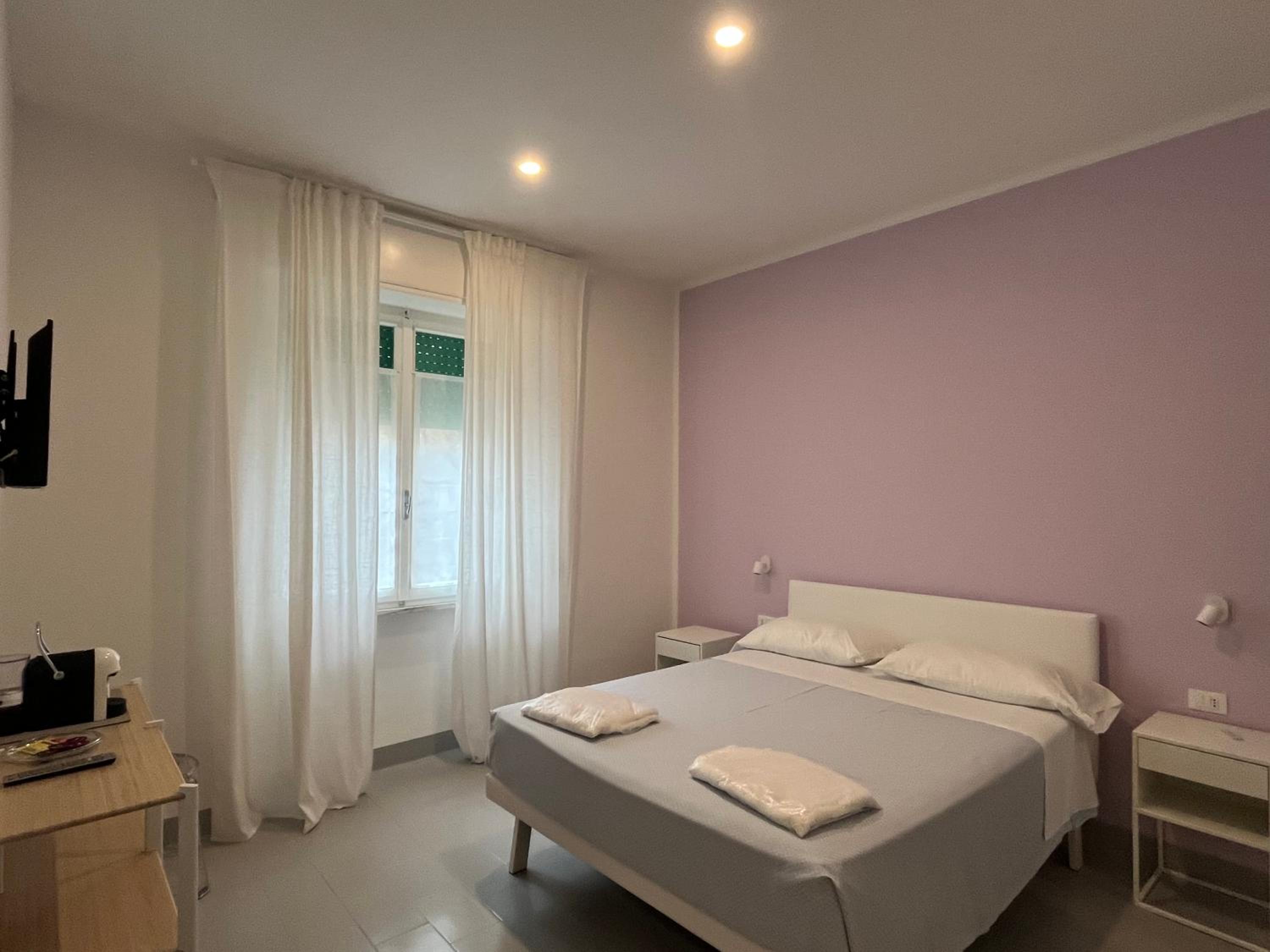 Large Double Room photo 2