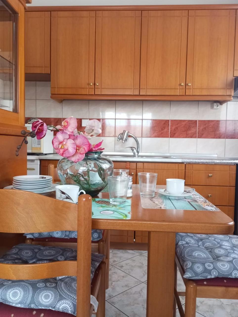 One-Bedroom House - Photo 10