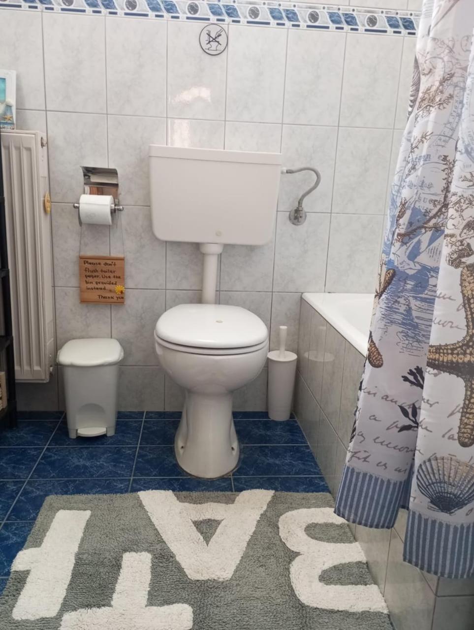 One-Bedroom House - Photo 12