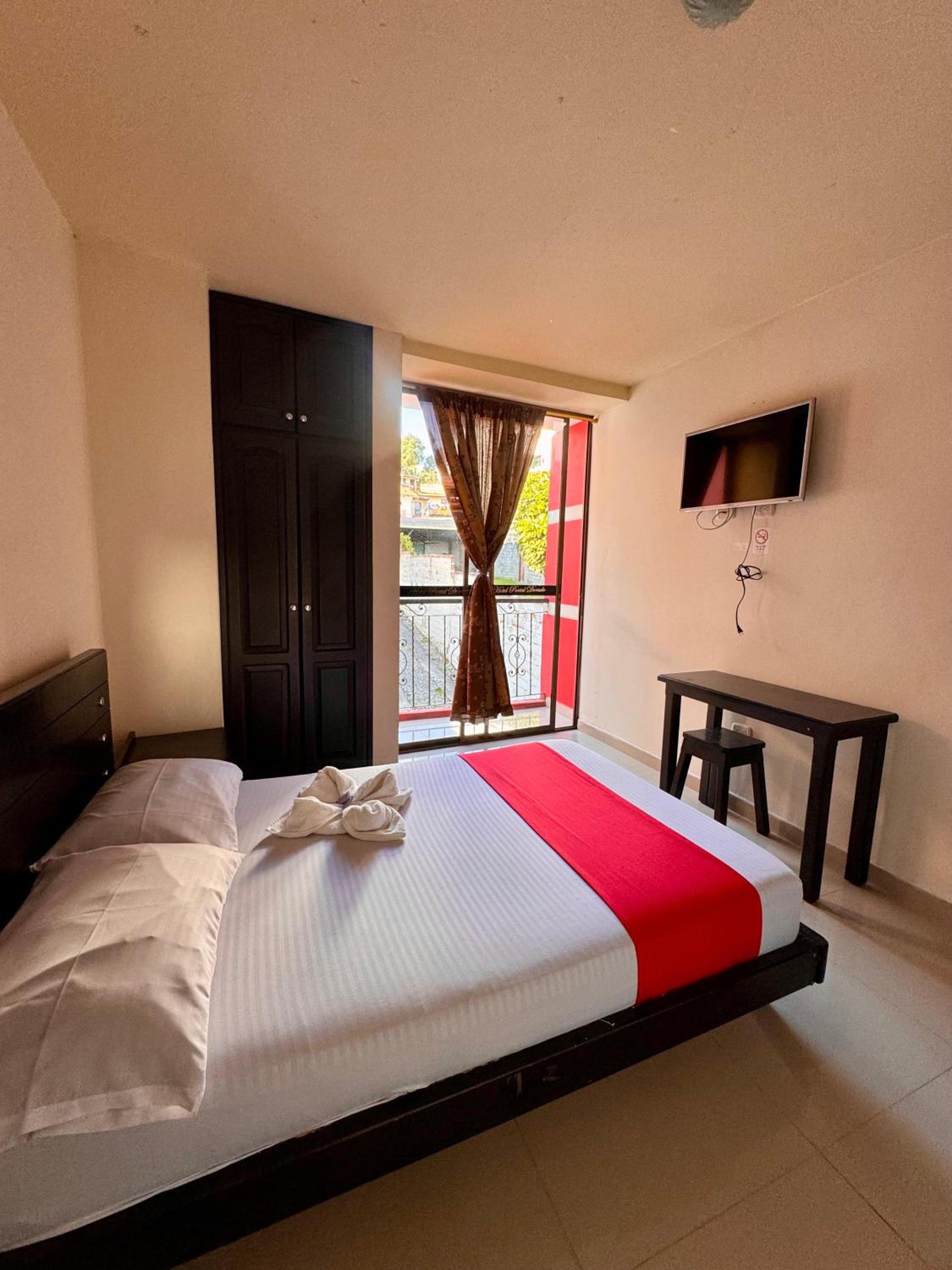 Deluxe Double Room with Bath photo 2