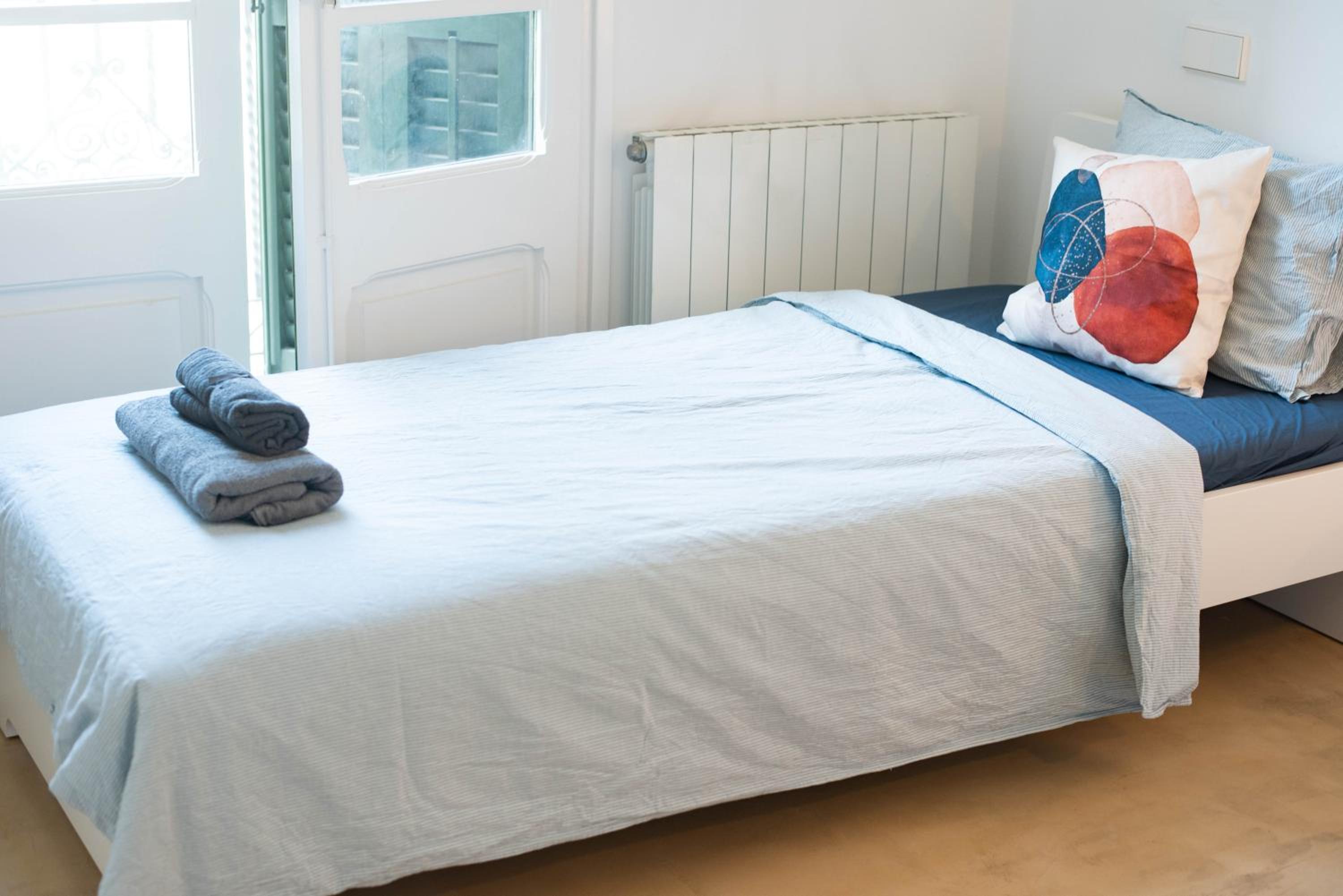 Economy Quadruple Room With Shared Bathroom photo 3