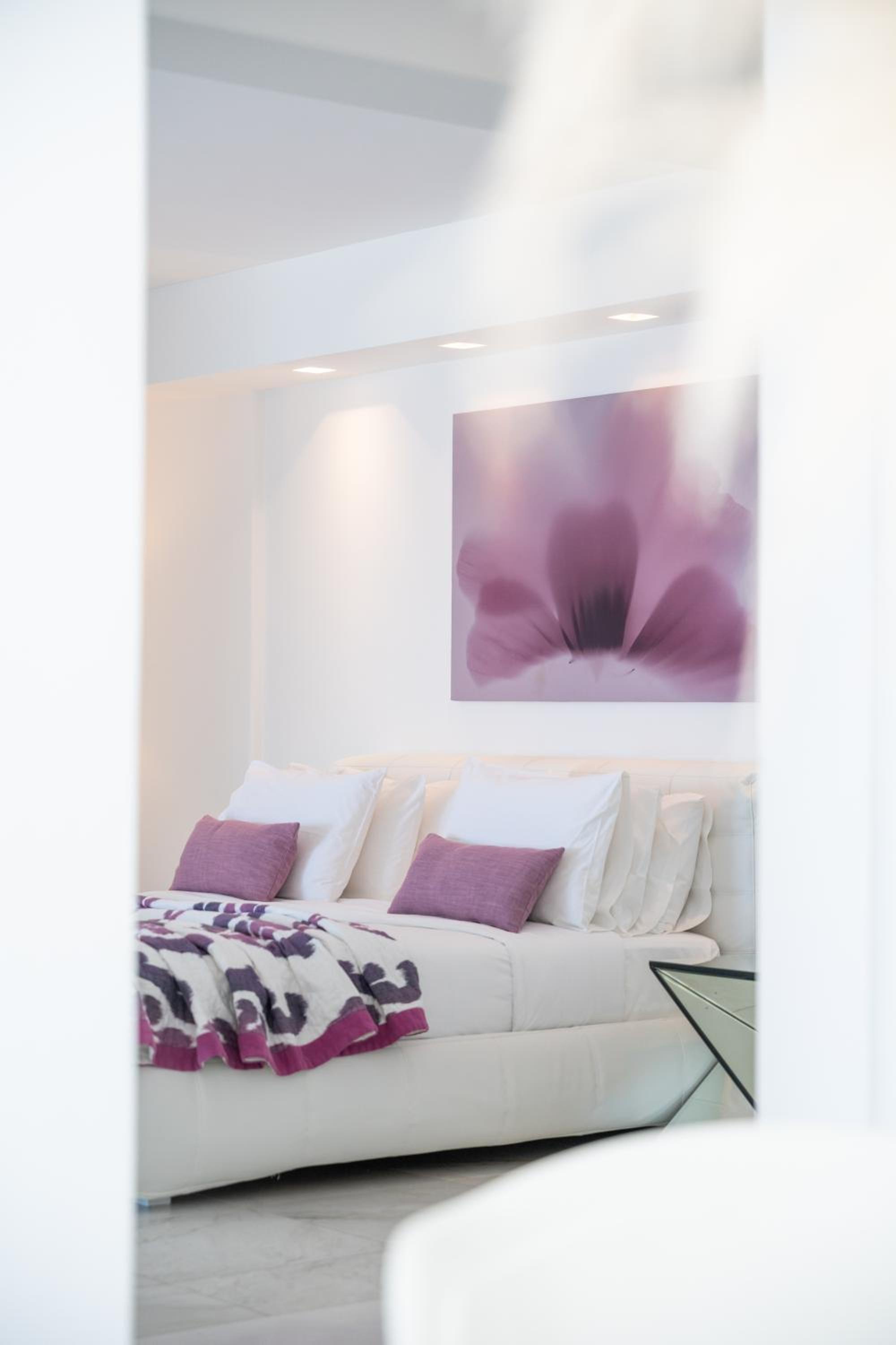 De.Light Suite with Private Pool - Photo 16