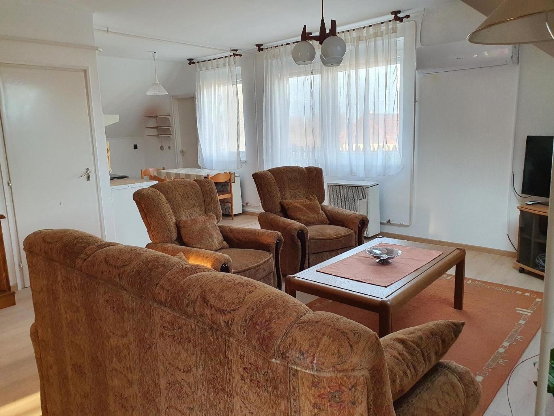 Apartment photo 1