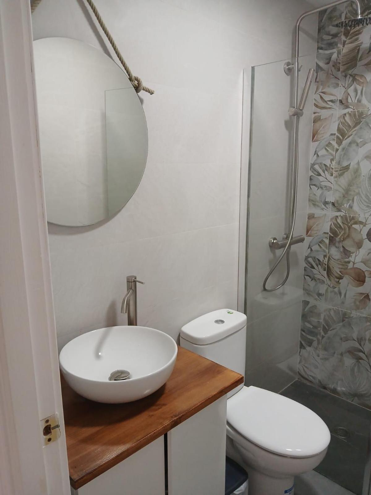 One-Bedroom Apartment - Photo 10