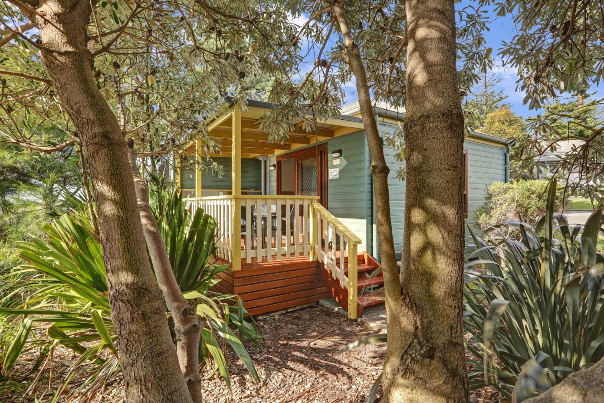 Two-Bedroom Cabin with Spa Bath - Harbor Lights  photo 2
