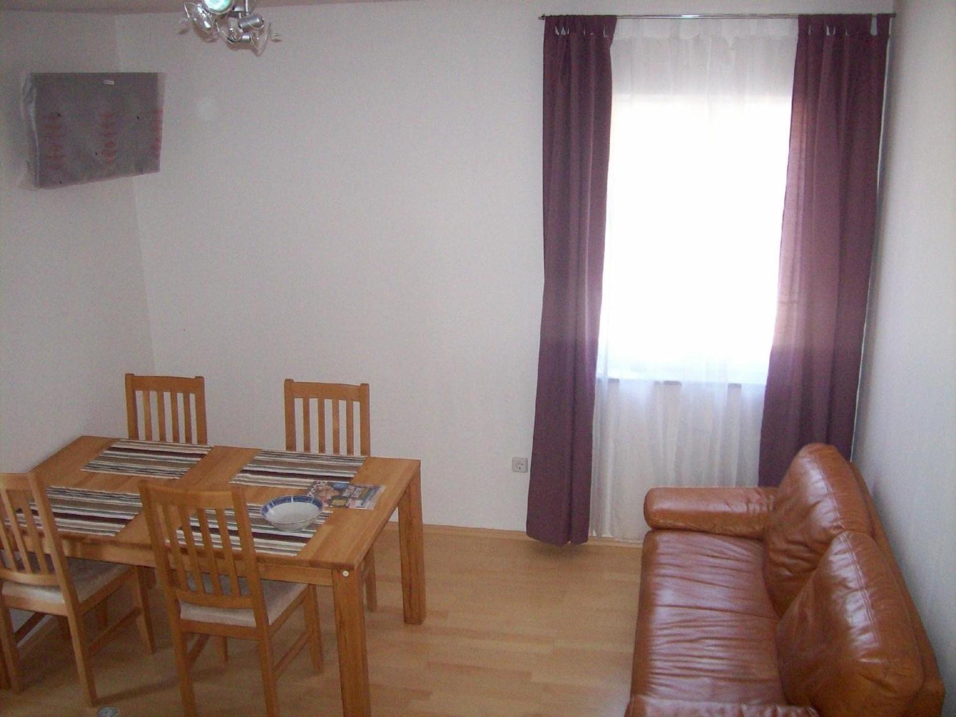 Apartment photo 2