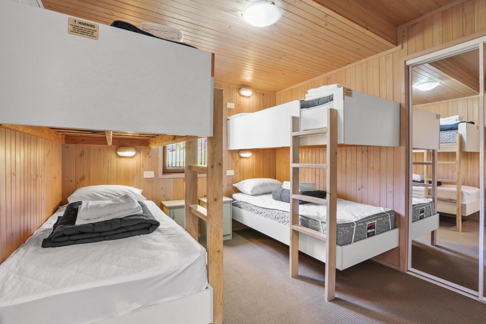 Two-Bedroom Cabin with Spa Bath (2nd Row) - Crystal Waters photo 3