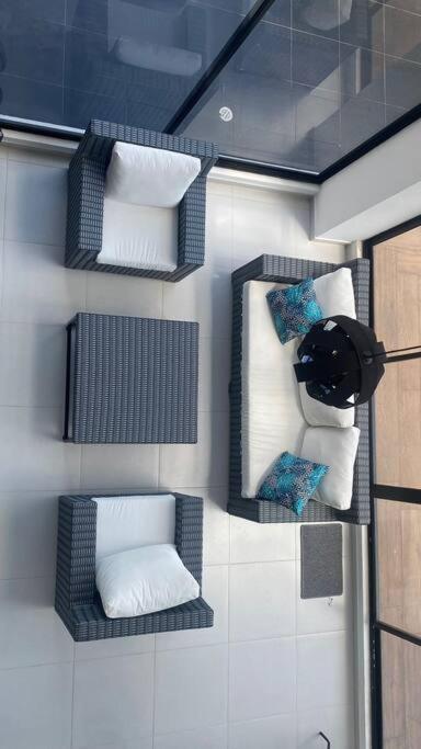 One-Bedroom House photo 2