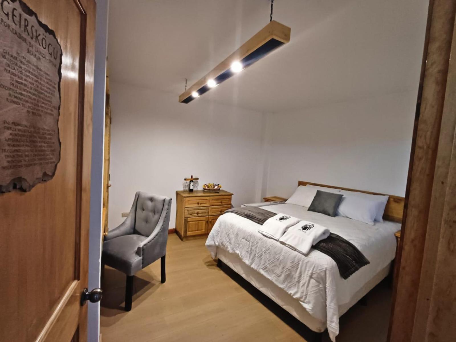 Deluxe Room (2 Adults + 1 Child)