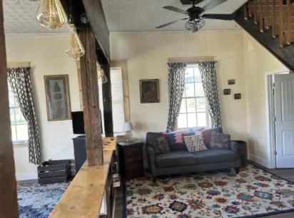 One-Bedroom House photo 1