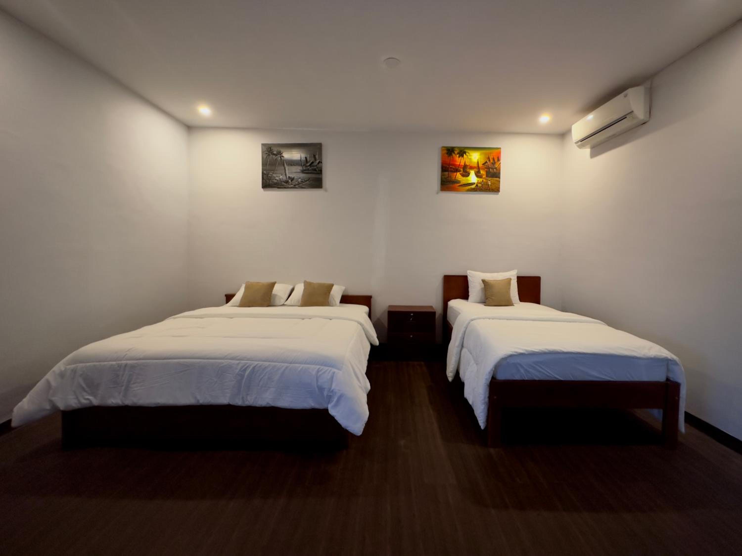 Deluxe Double Room (2 Adults + 1 Child)