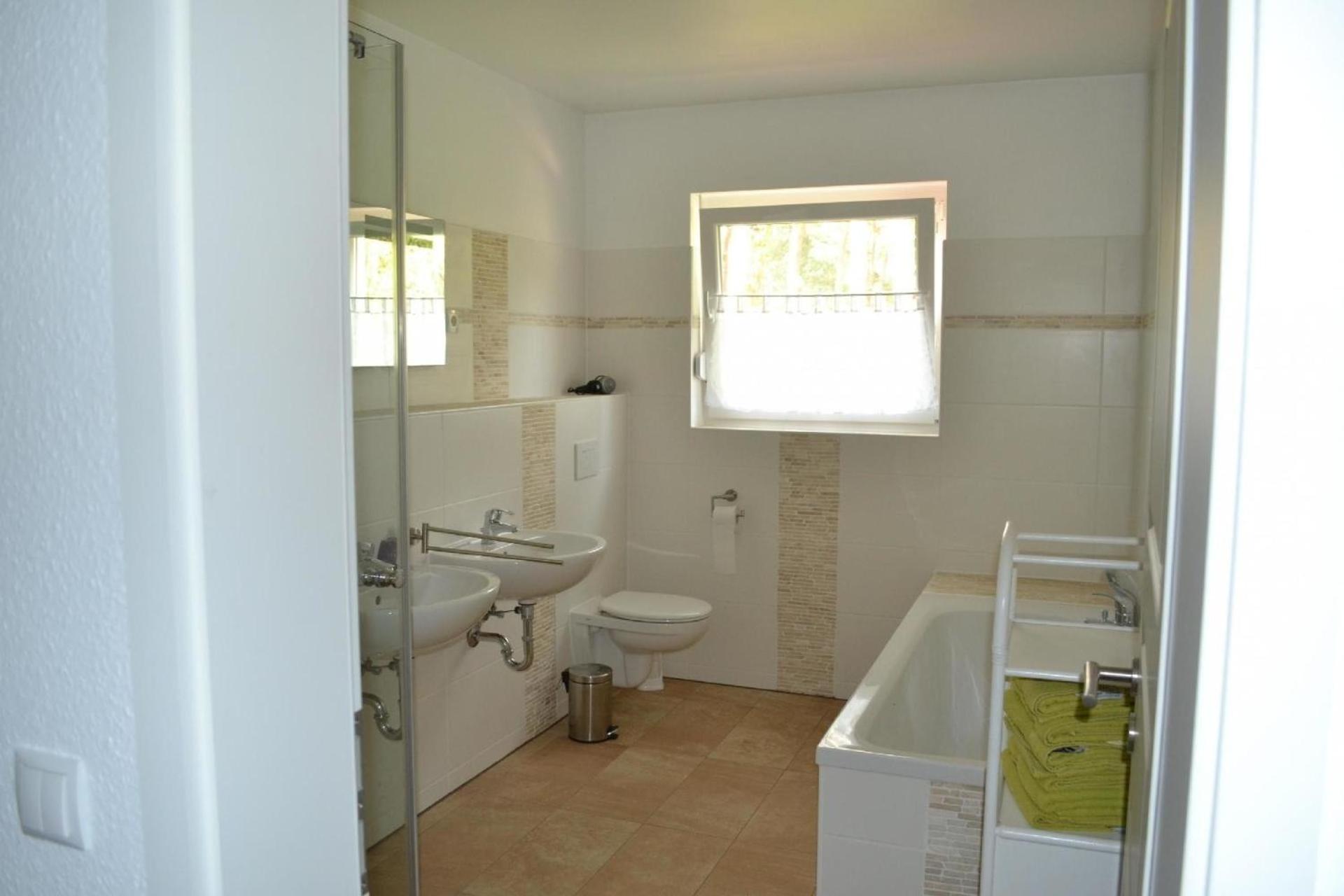 Apartment photo 2