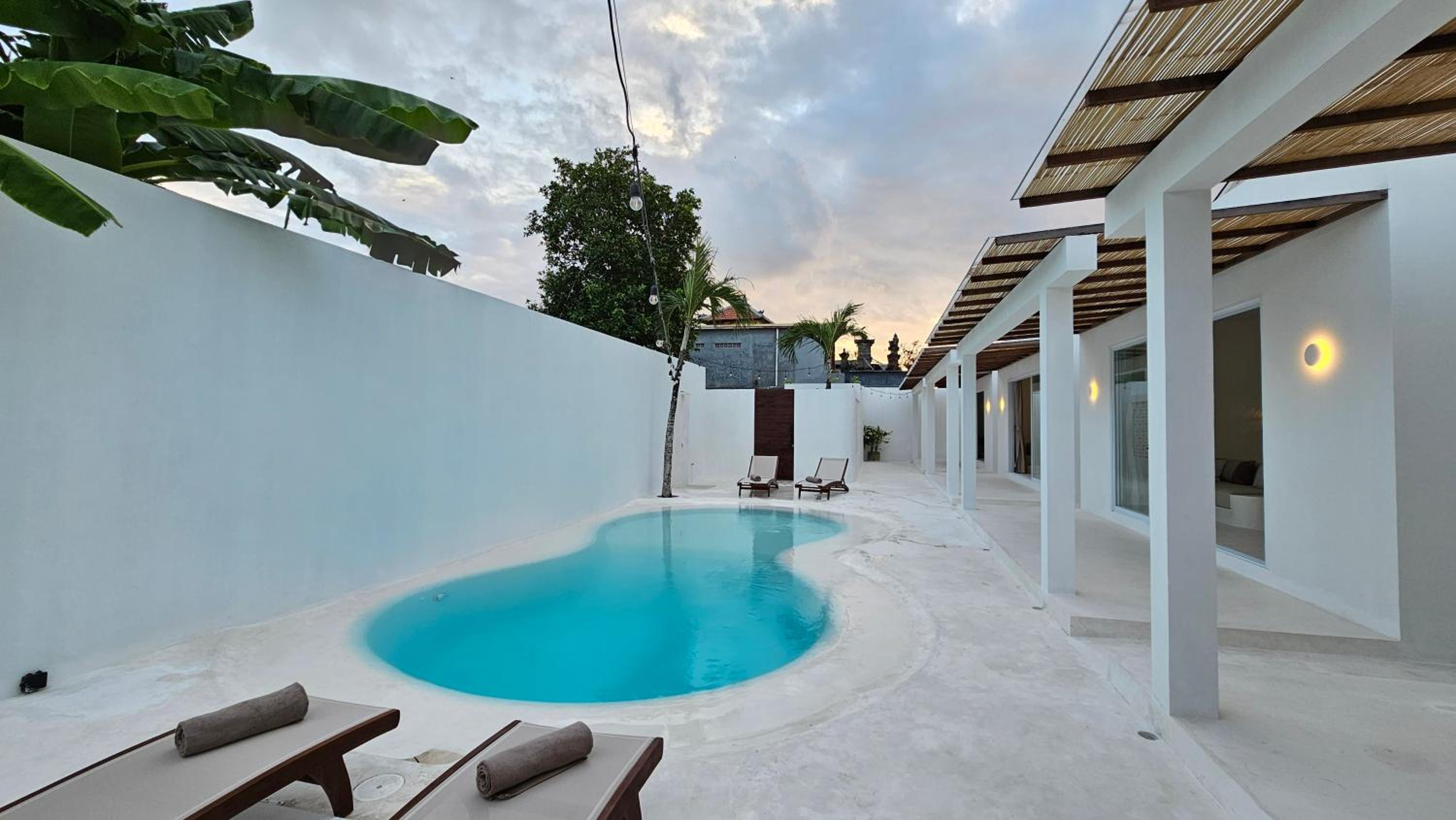 Studio with Pool View photo 3