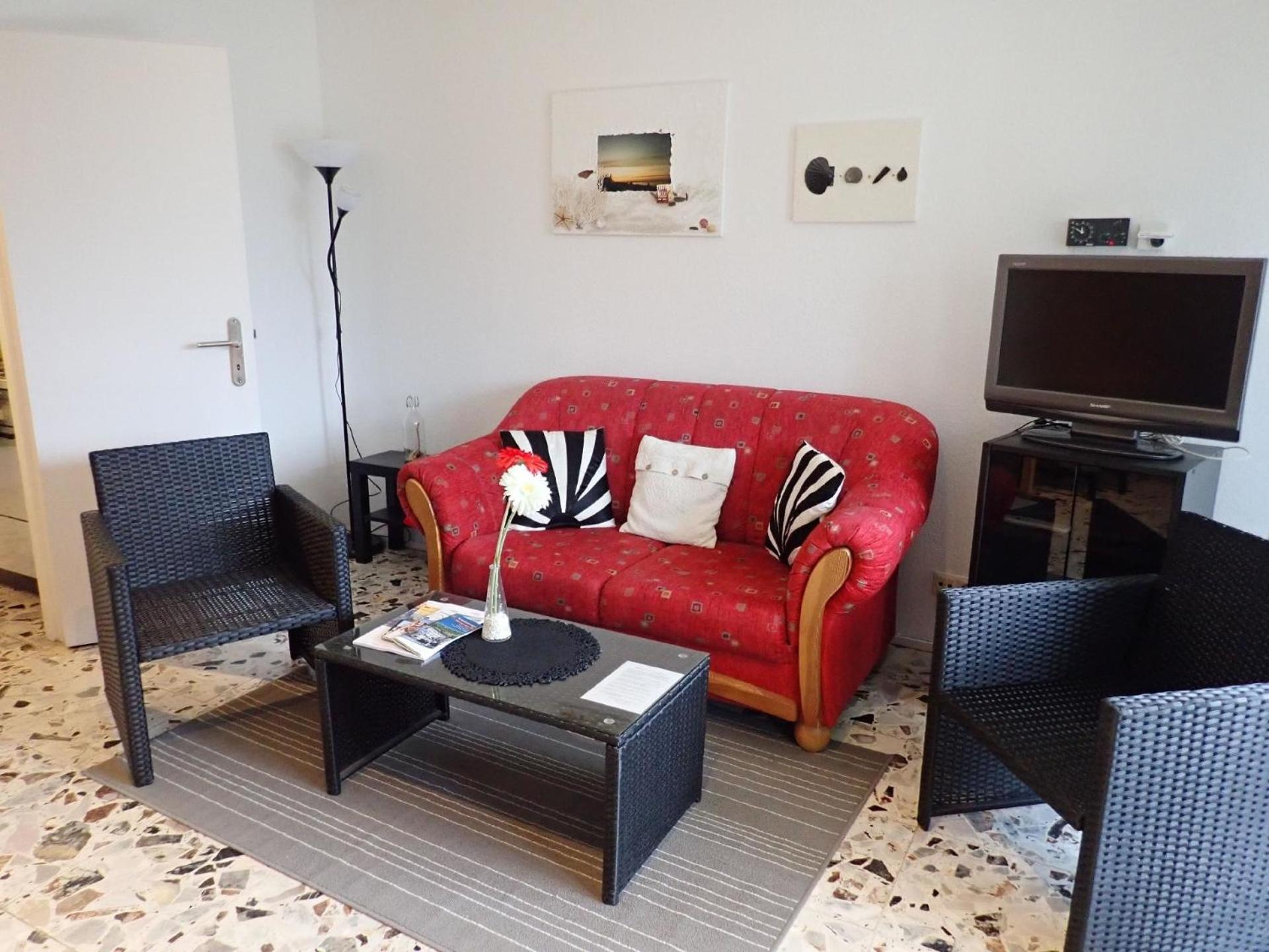 One-Bedroom Apartment photo 1