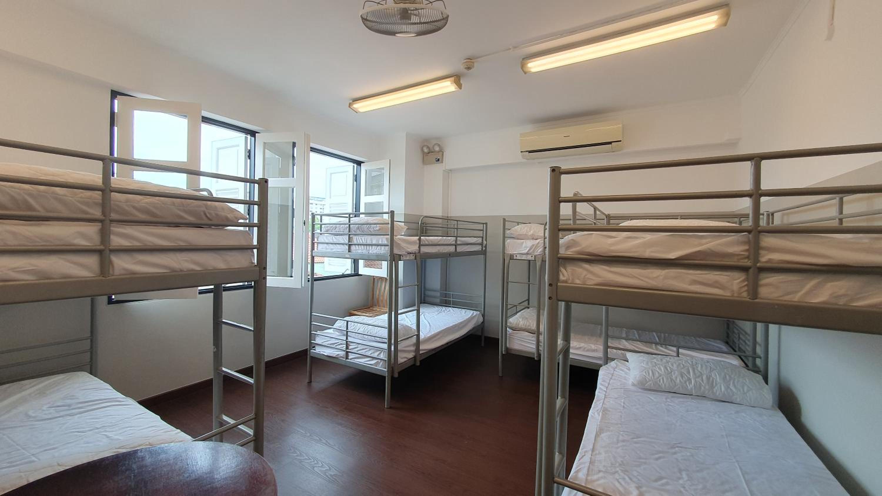 Bunk Bed in 8-Bed Mixed Dormitory Room photo 2
