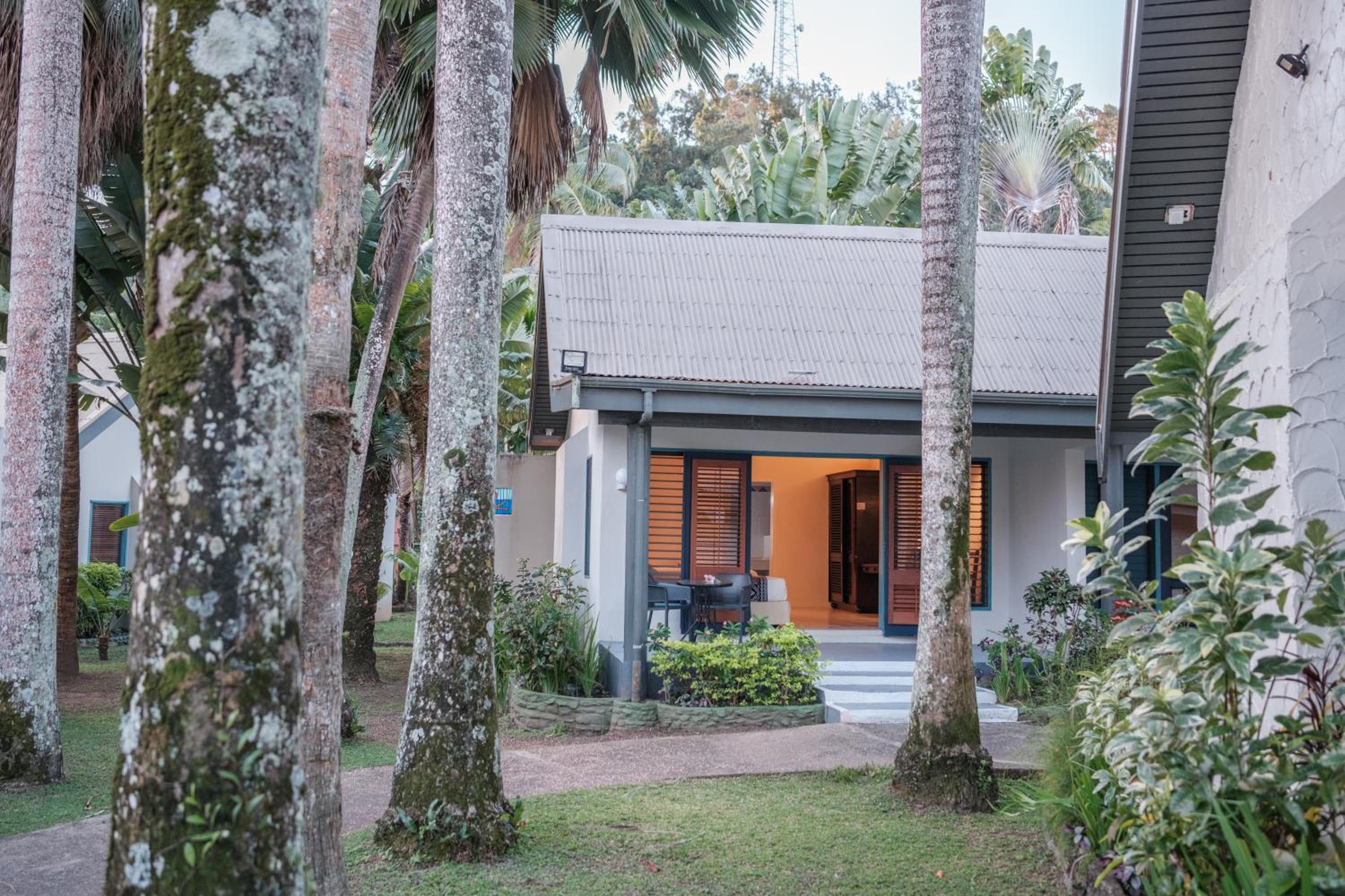 Deluxe Beach Front Bure - Photo 28