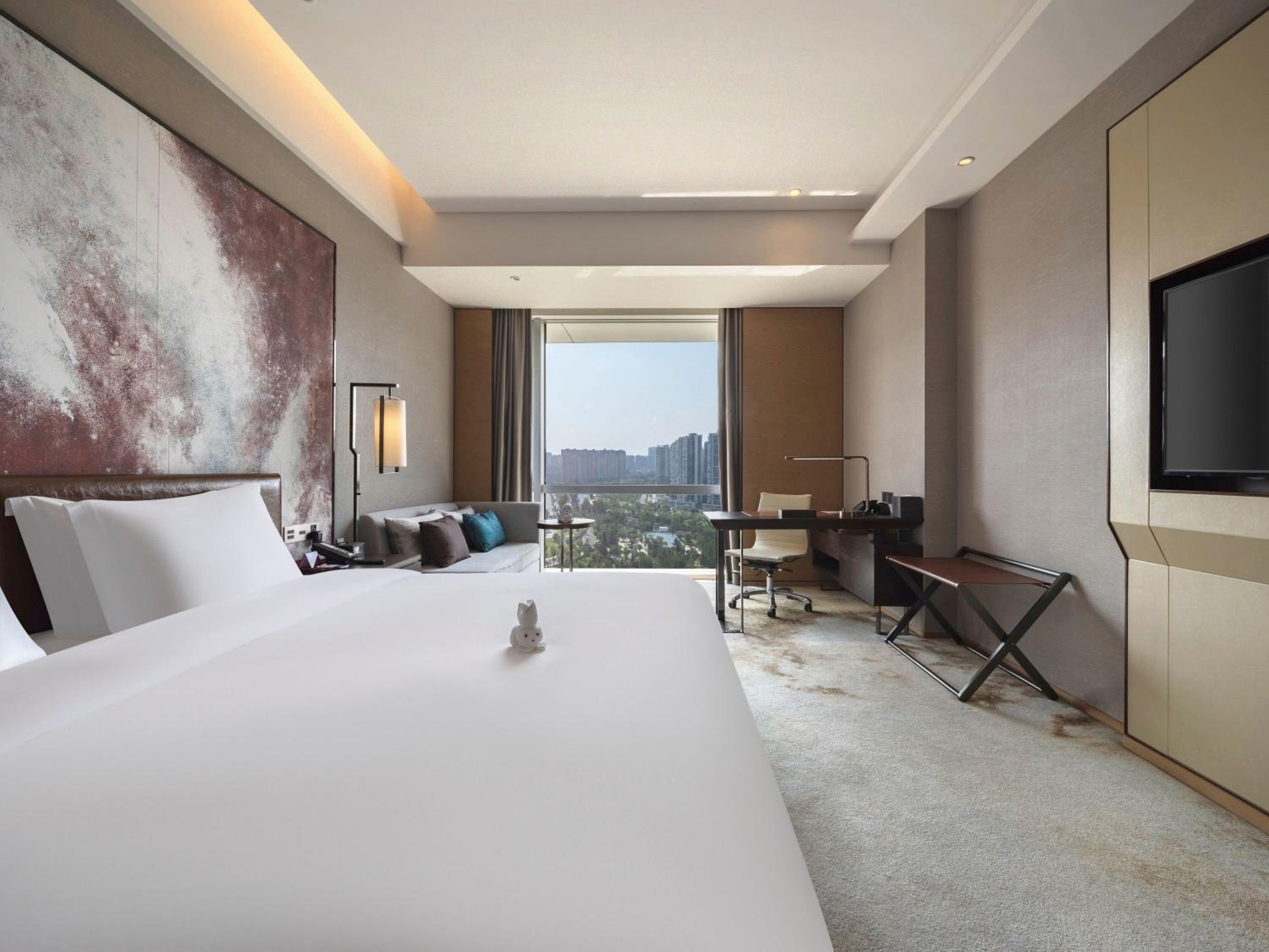 Standard King Room with River View photo 3