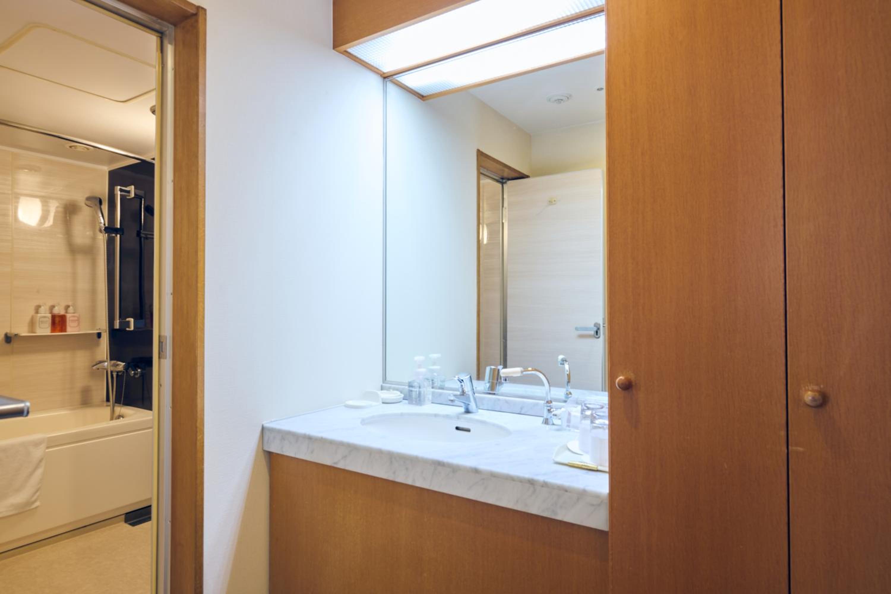 Suite - Photo 6