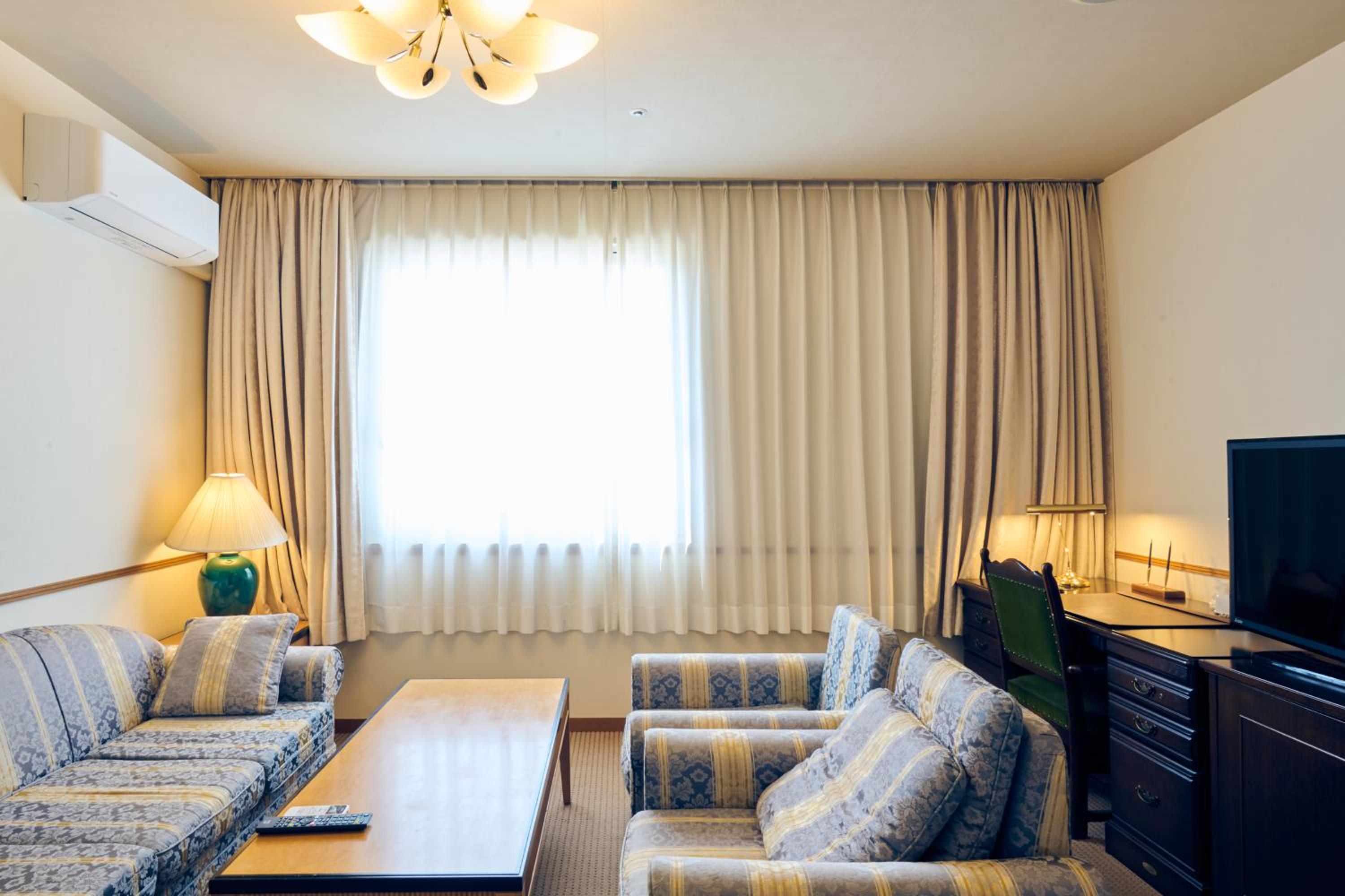 Suite - Photo 4