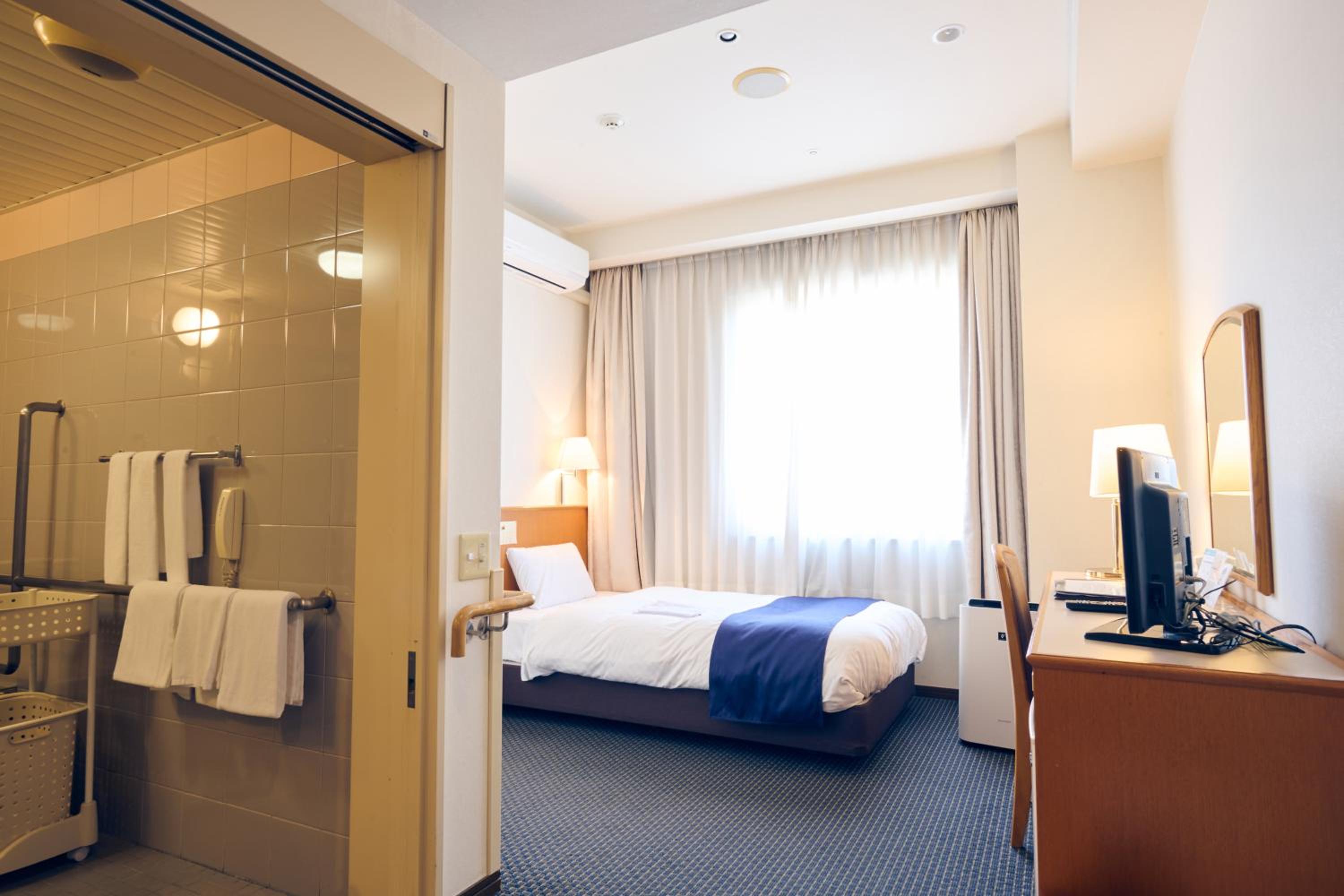 Room with Tatami Area - Disability Access