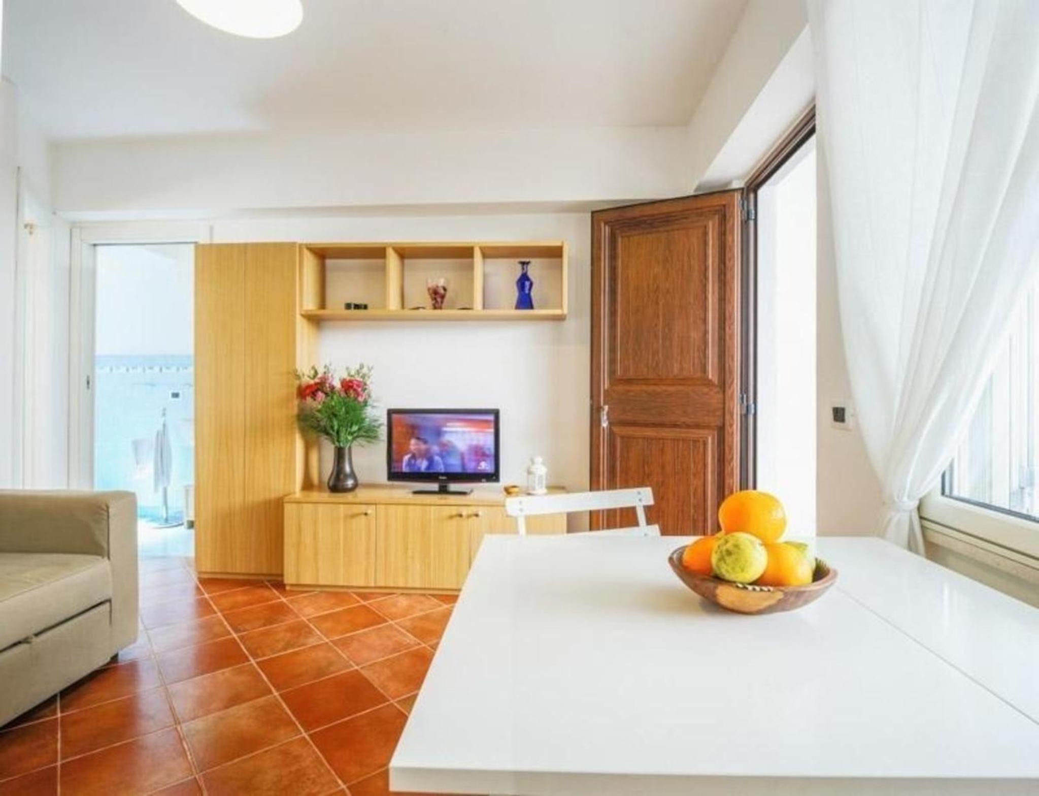 Apartment photo 2