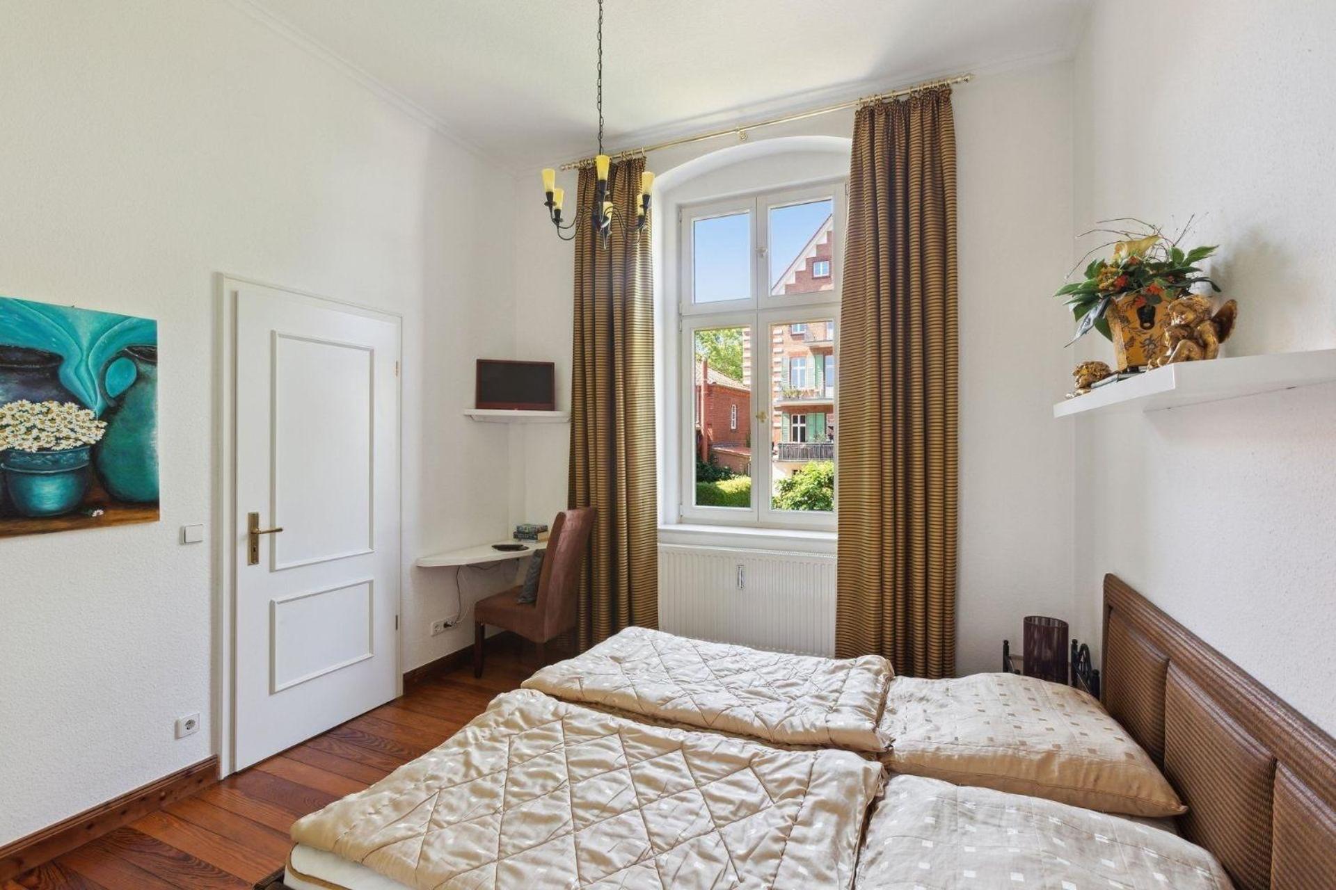 One-Bedroom Apartment photo 2